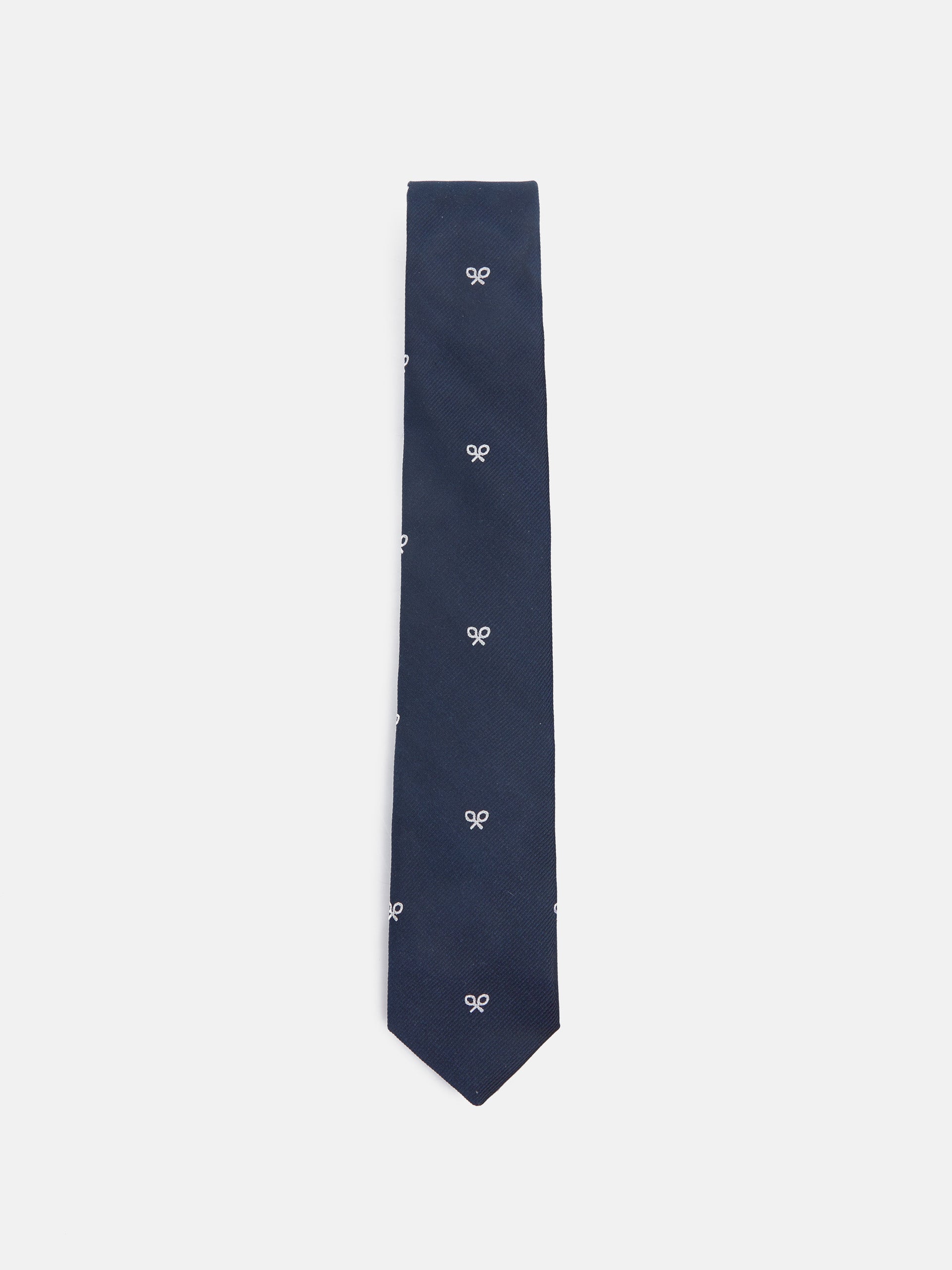 Kids tie with white rackets