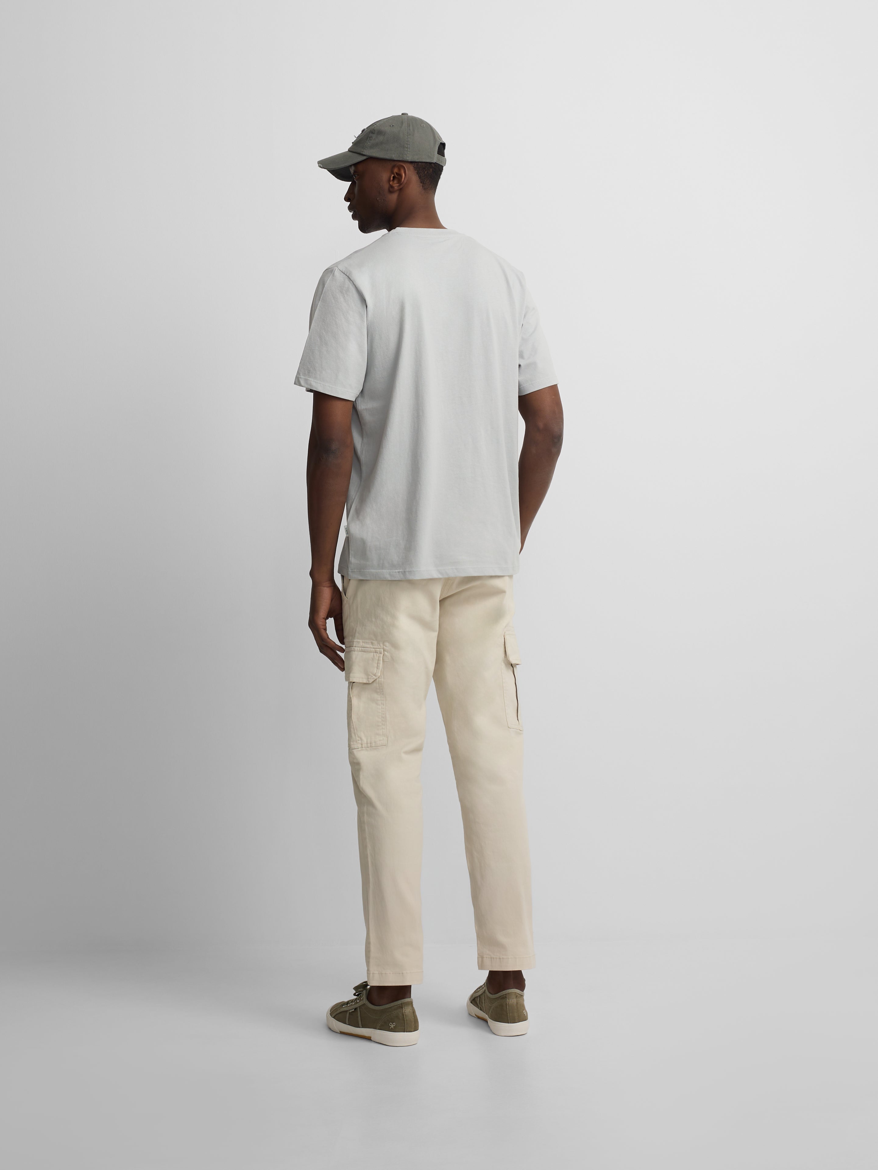 Pantalon cargo casual piedra