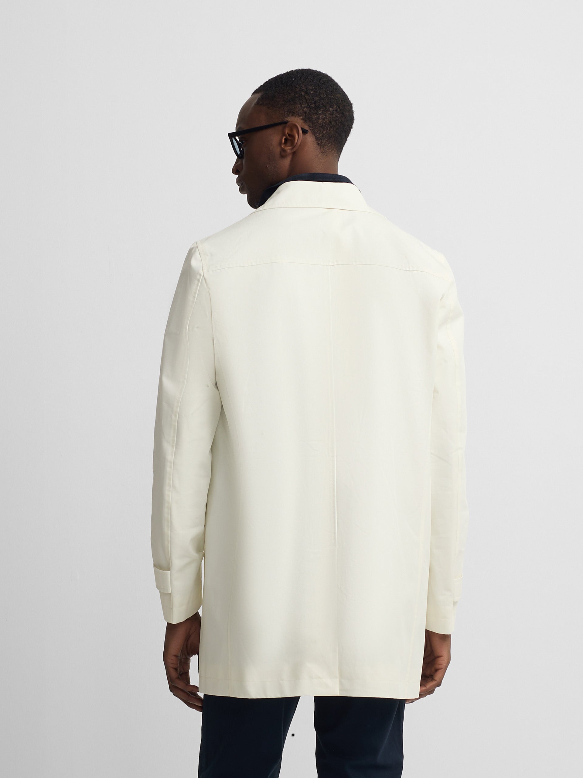 Gabardina corta beige