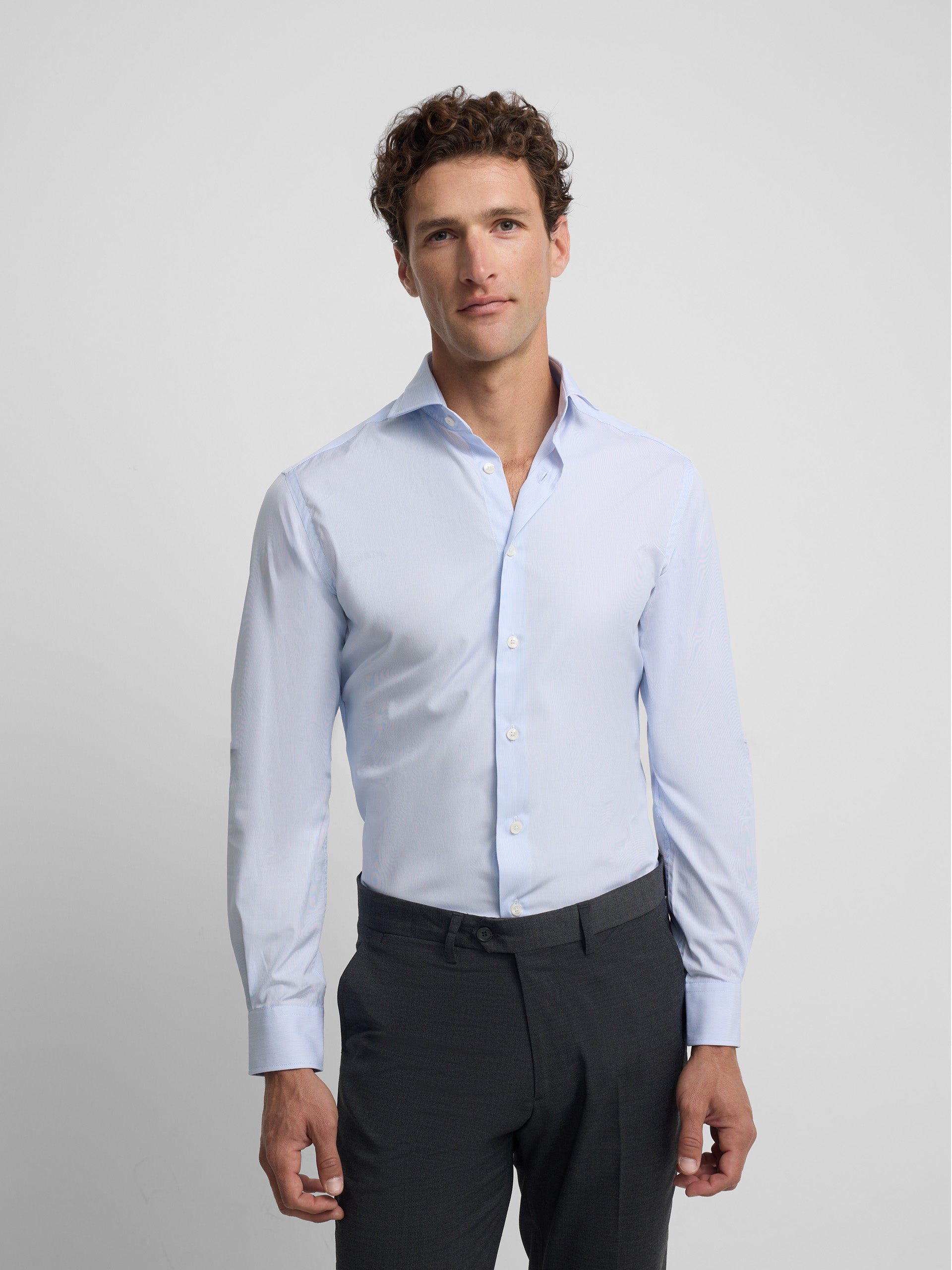 Chemise habillée à fines rayures, poignets simples bleu ciel