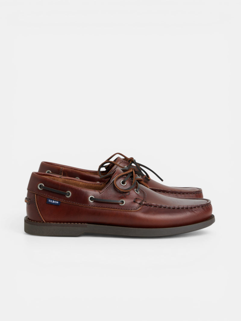 Chaussure bateau en cuir fin marron clair