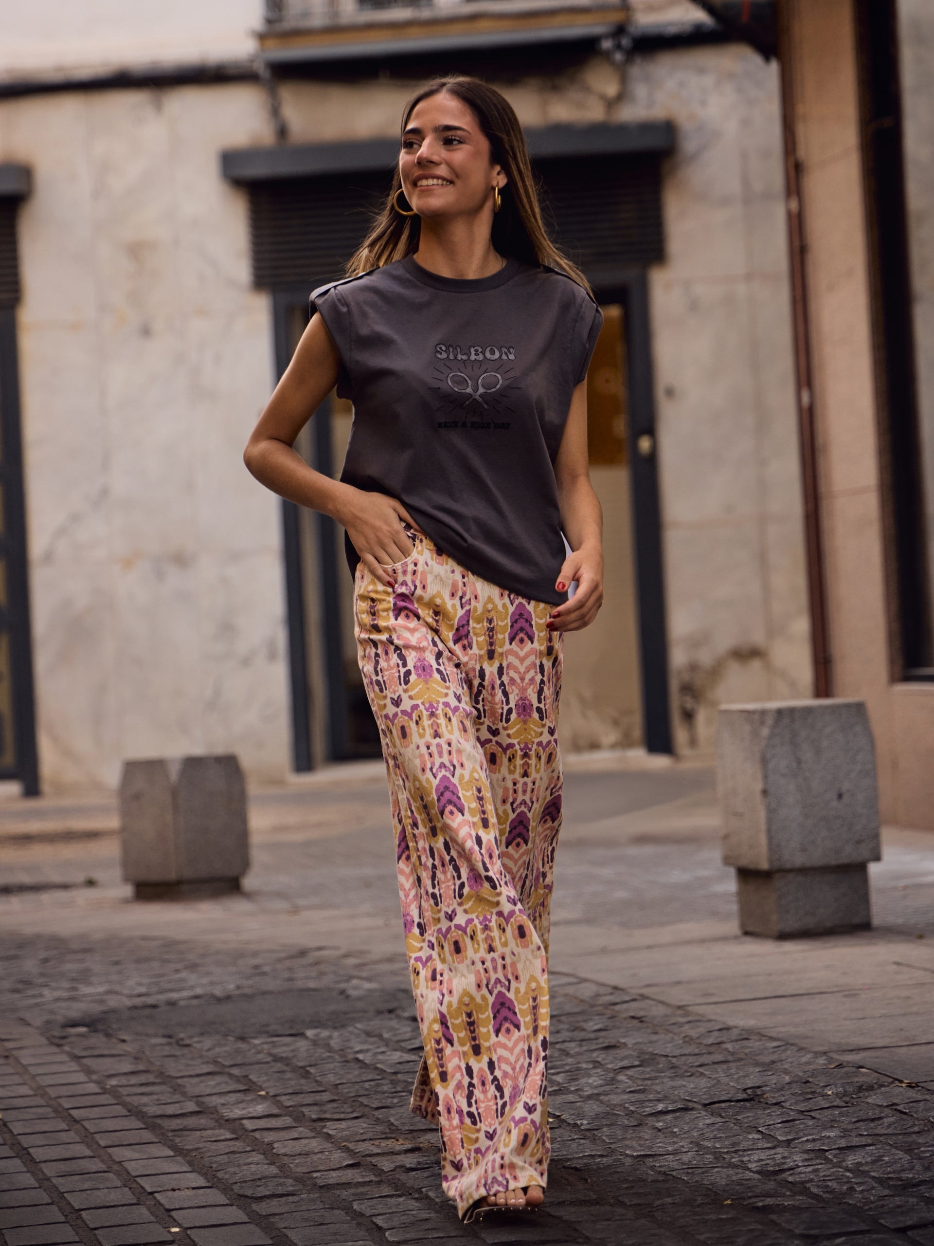 Calças de ganga estampadas ikat rosas