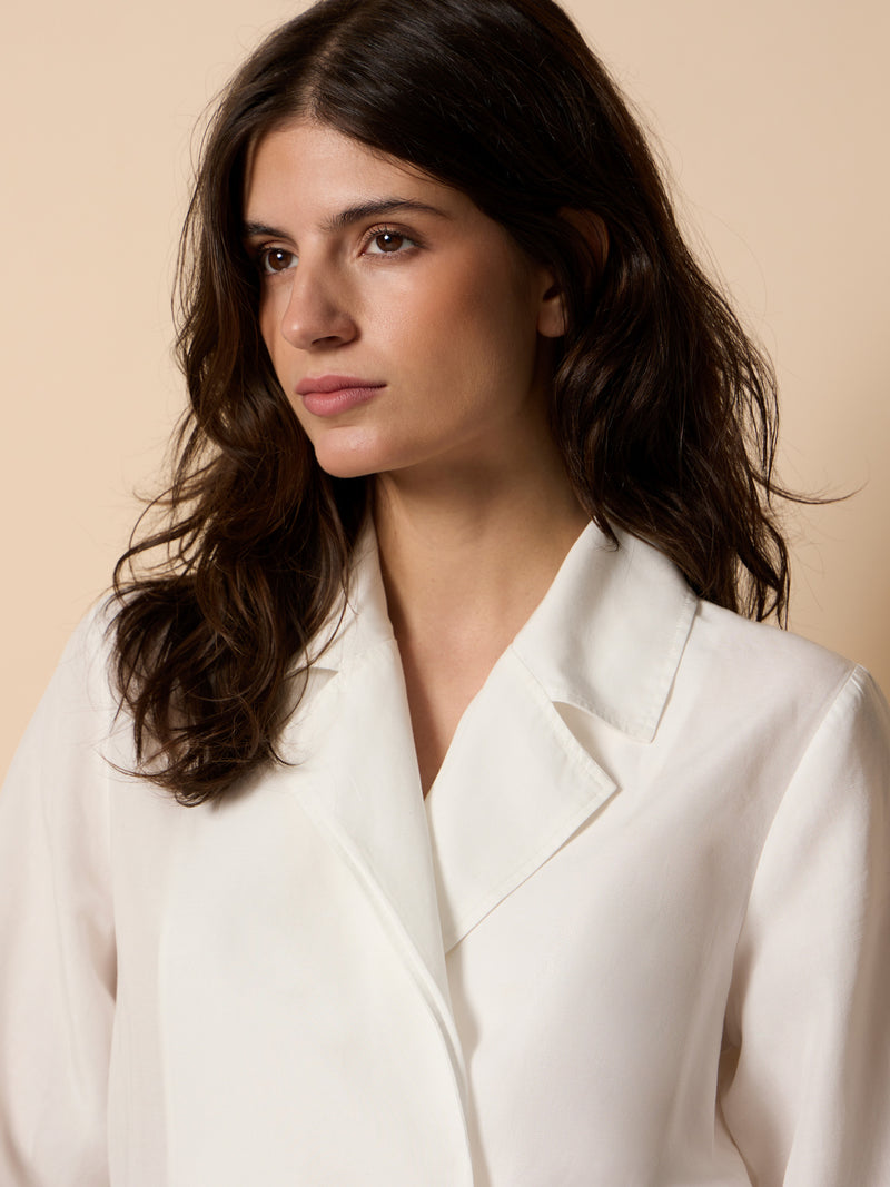 Camisa única cruzada com laço branca