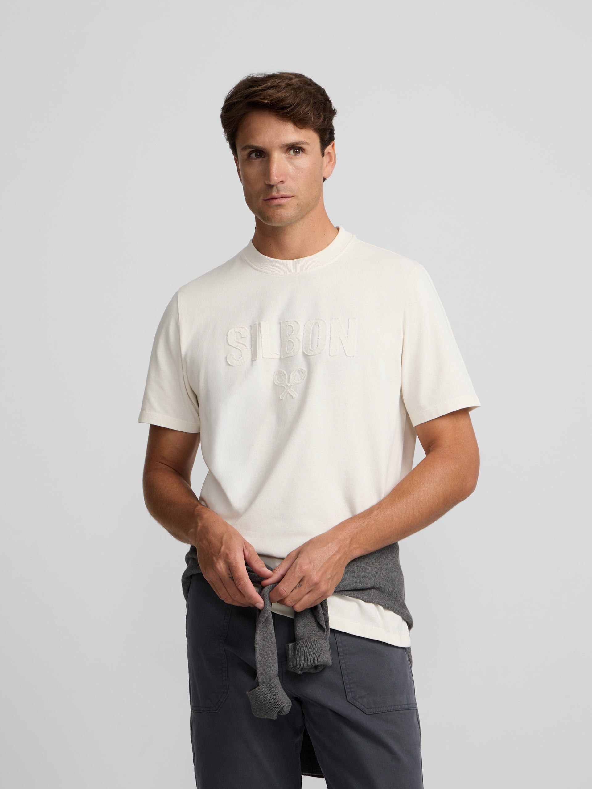 Camiseta silbon patch tono crema