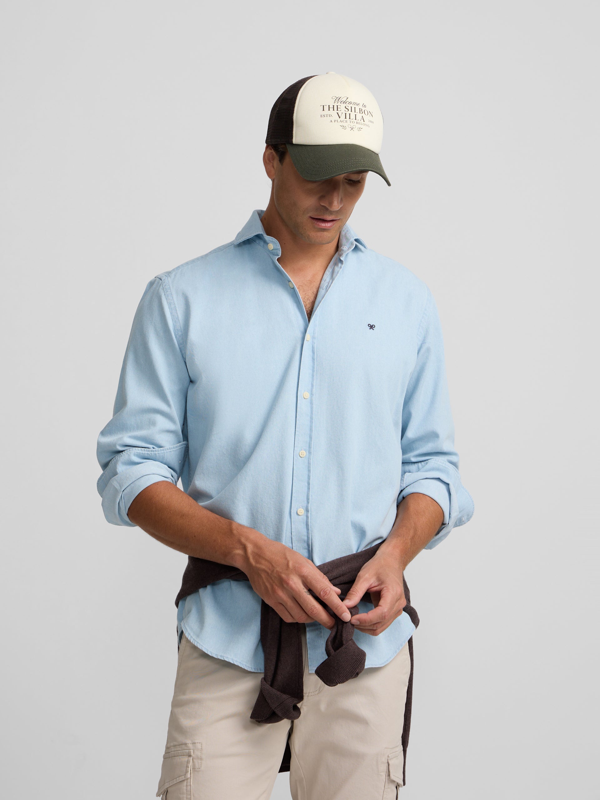 Chemise sport en denim col cutaway bleu clair