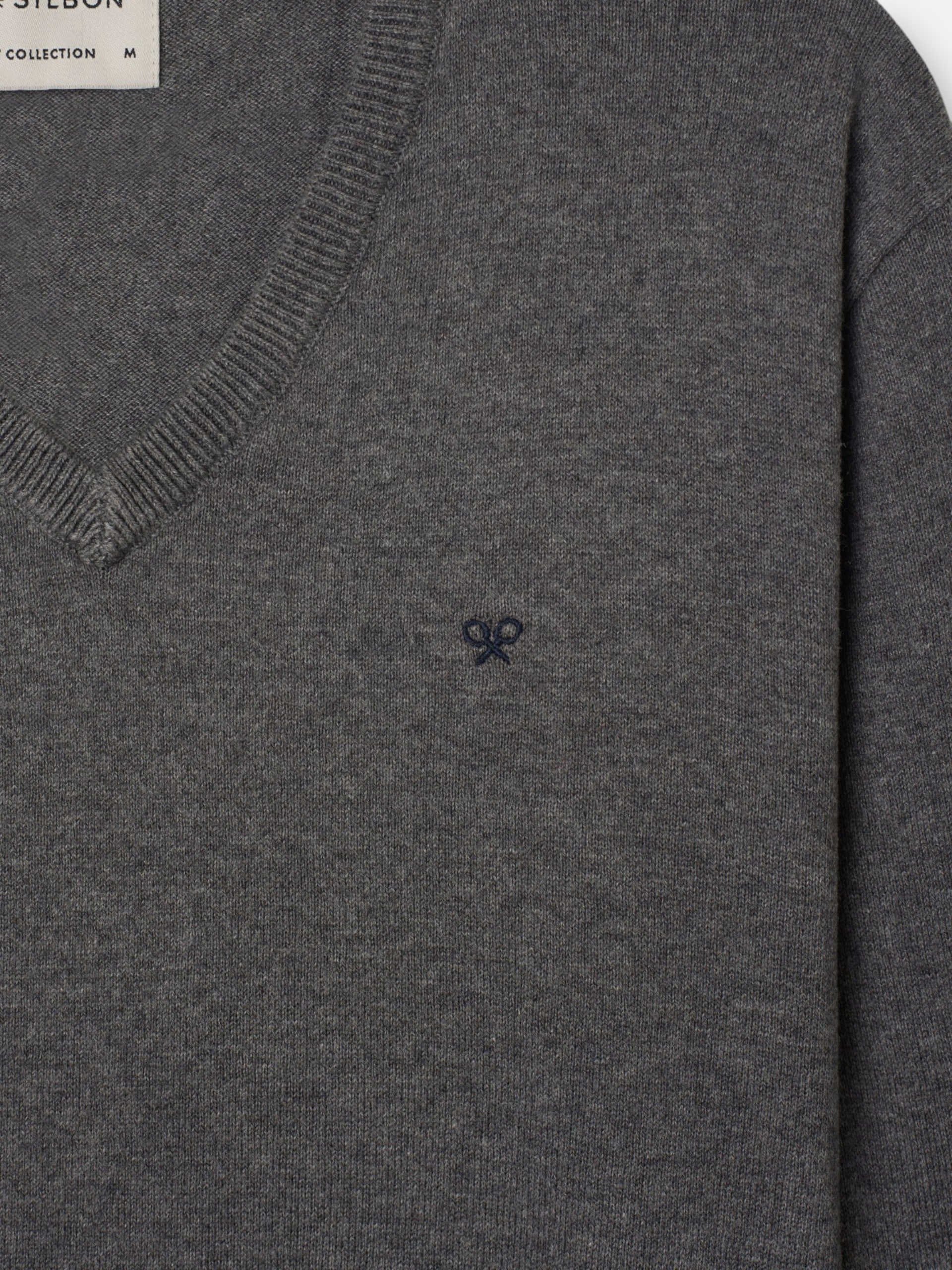 Jersey cuello pico gris