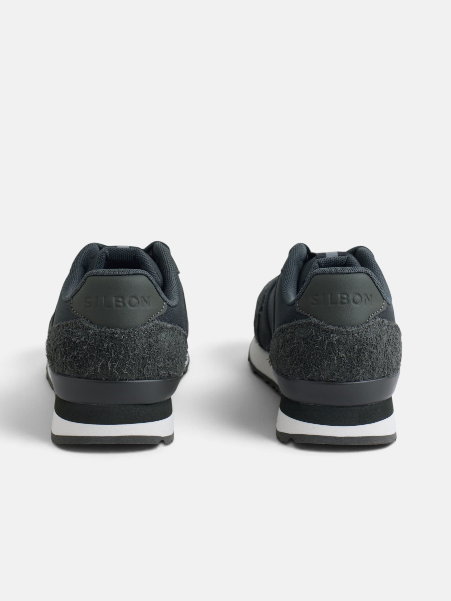 Green urban style sneaker