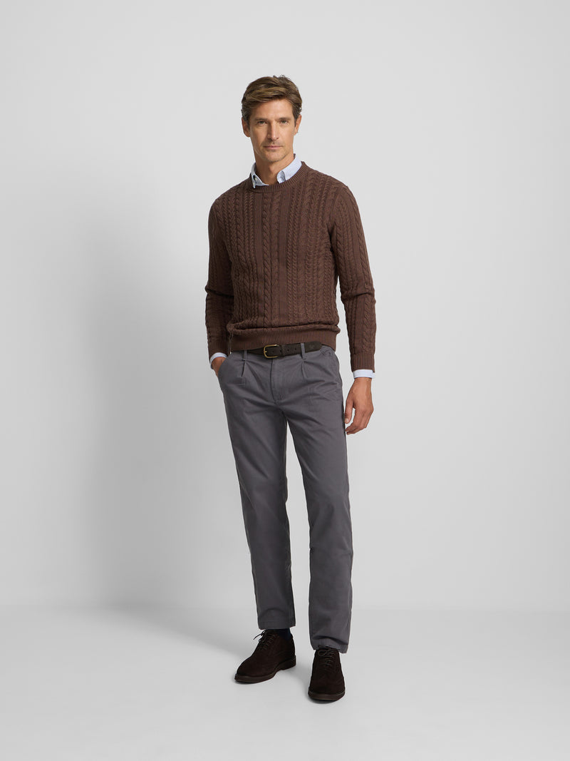 Pull torsadé marron