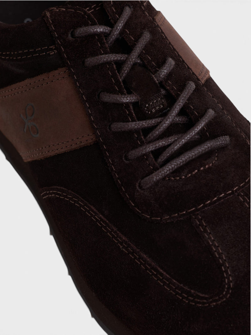 Baskets en daim marron