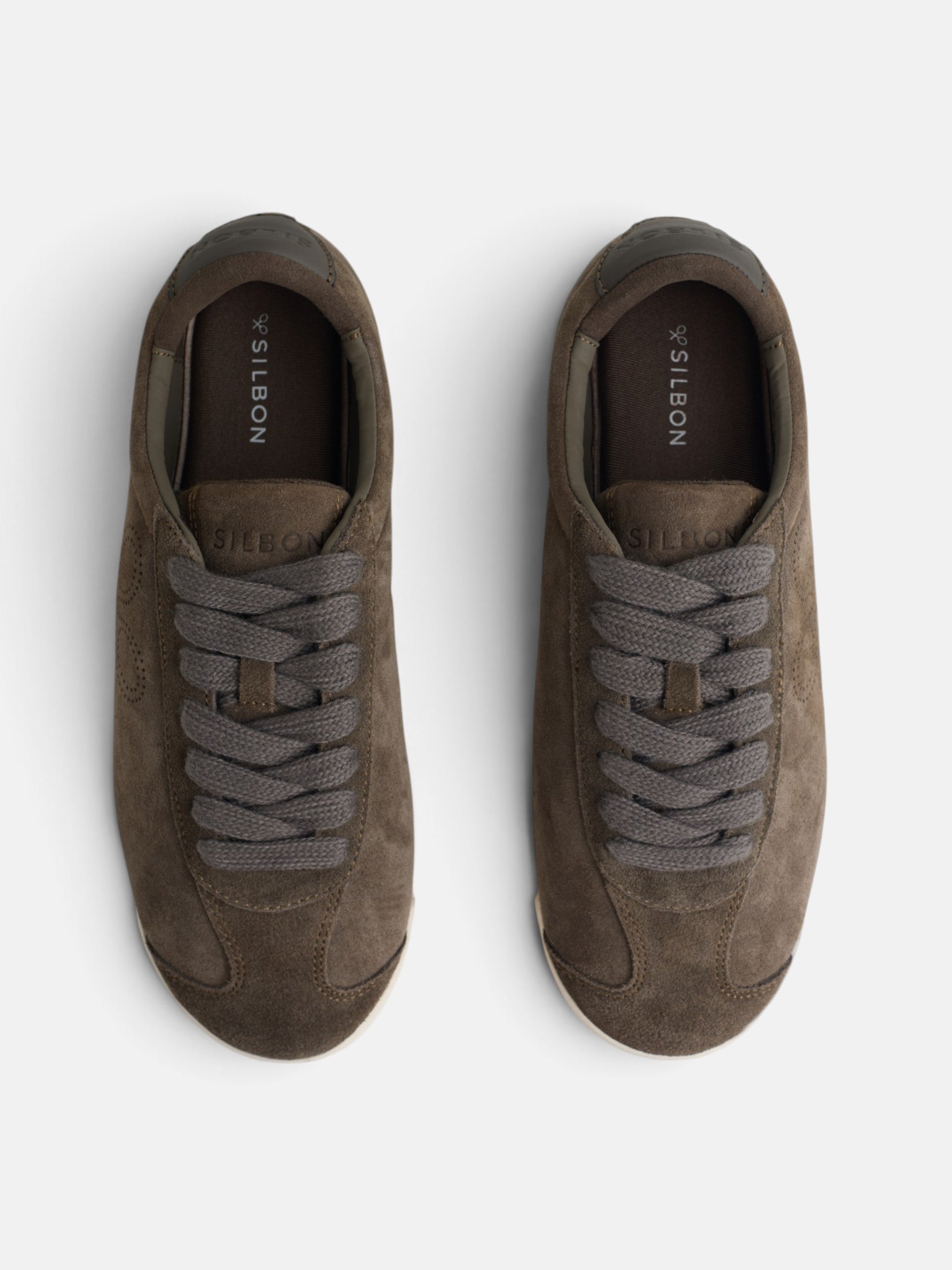 Baskets en daim logo perforé marron
