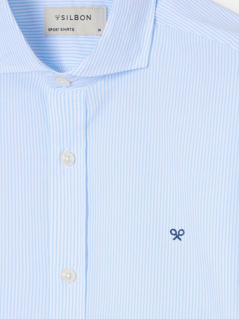 Camisa sport clássica risca fina azul celeste