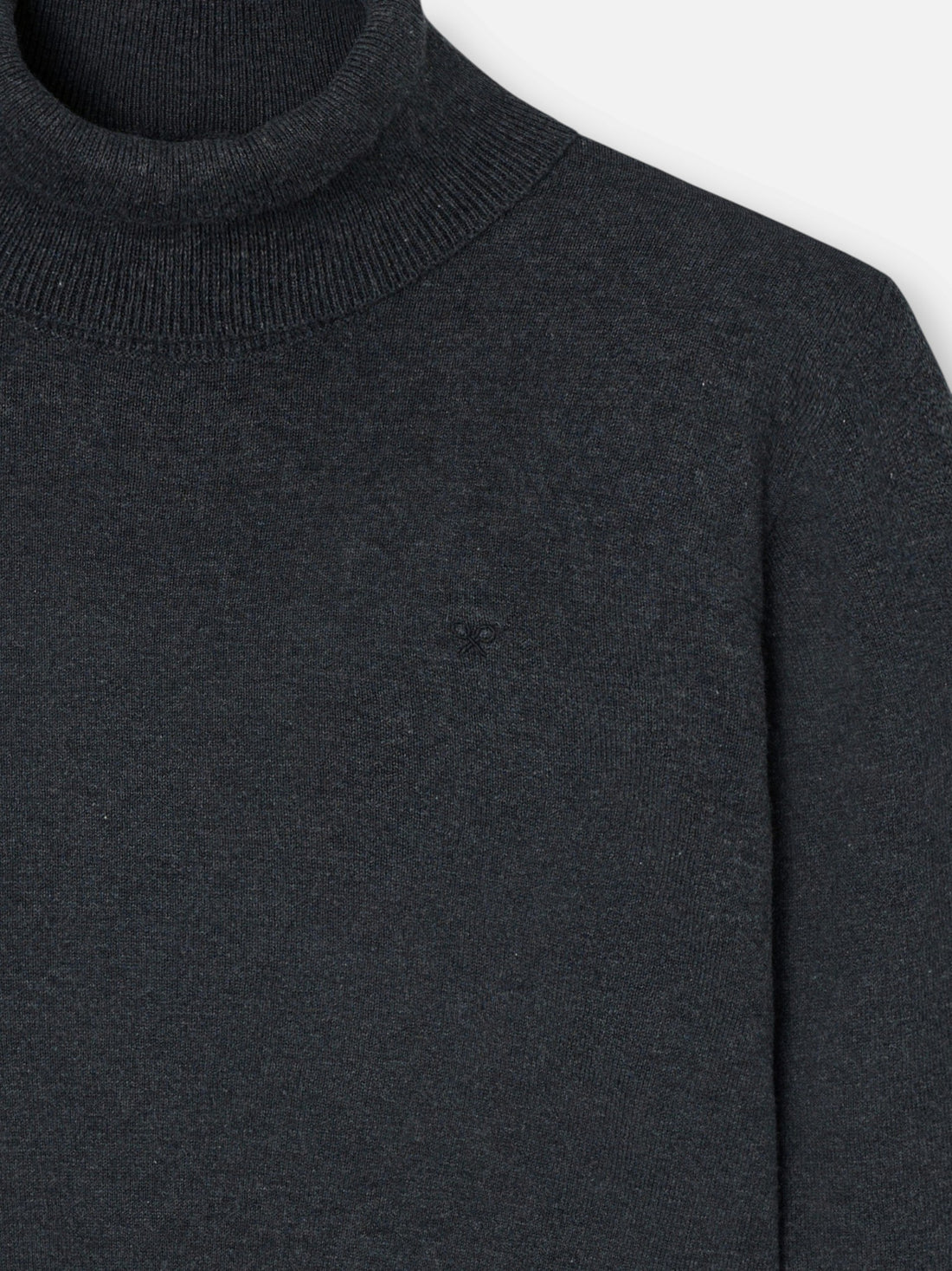 Pull classique unique col roulé gris