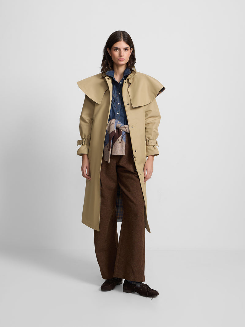 Gabardina larga capa beige