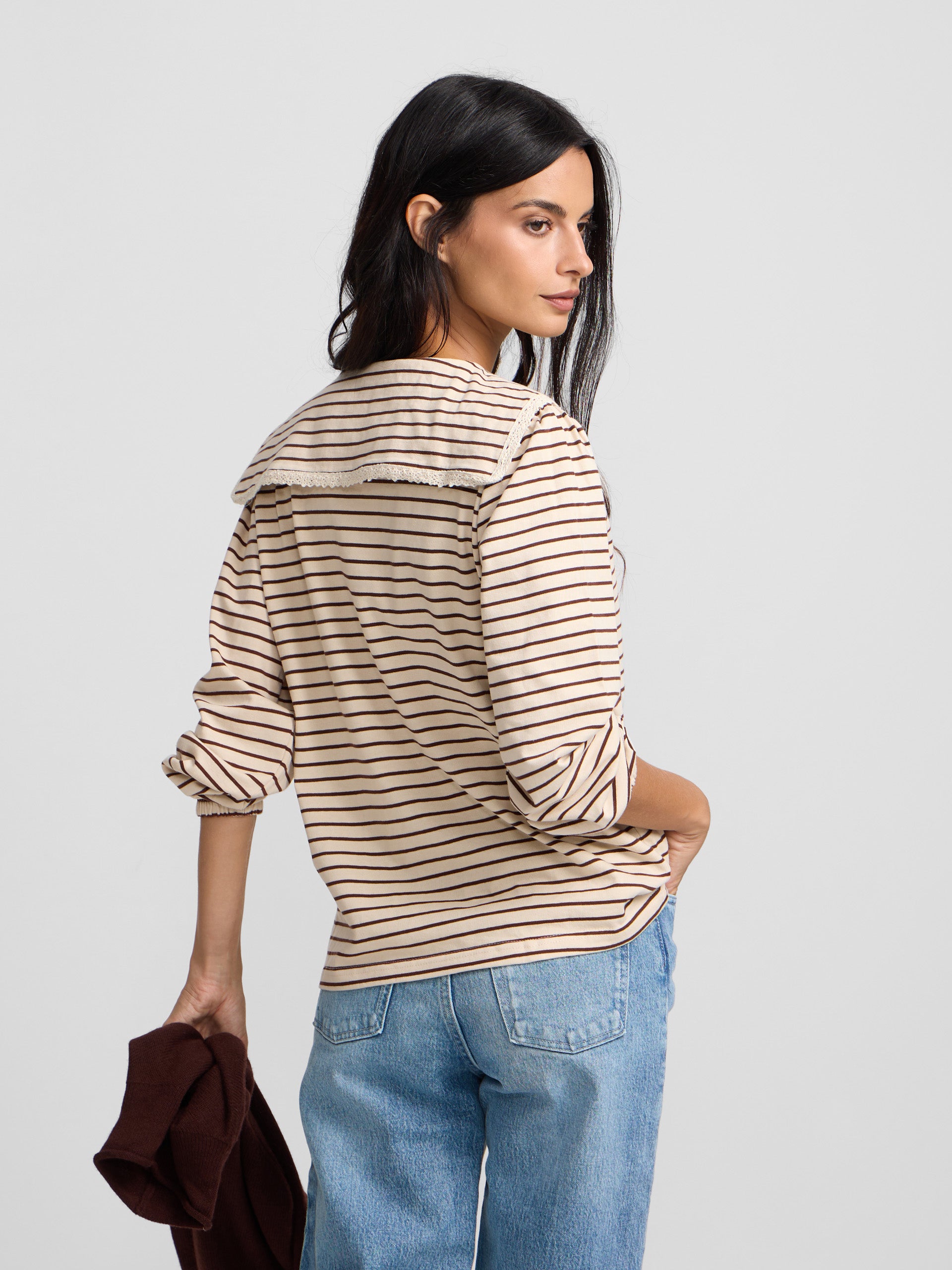 Camiseta manga larga cuello bobo rayas camel