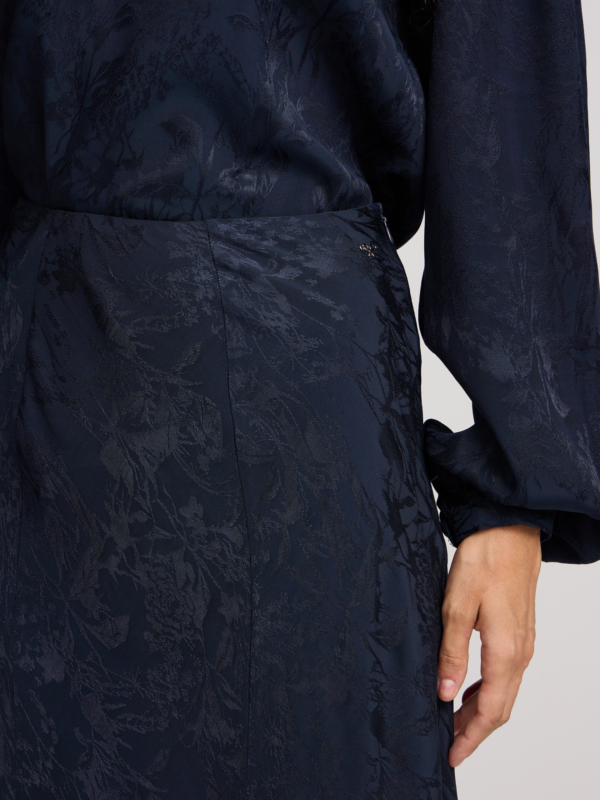 Jupe midi évasée jacquard bleu marine