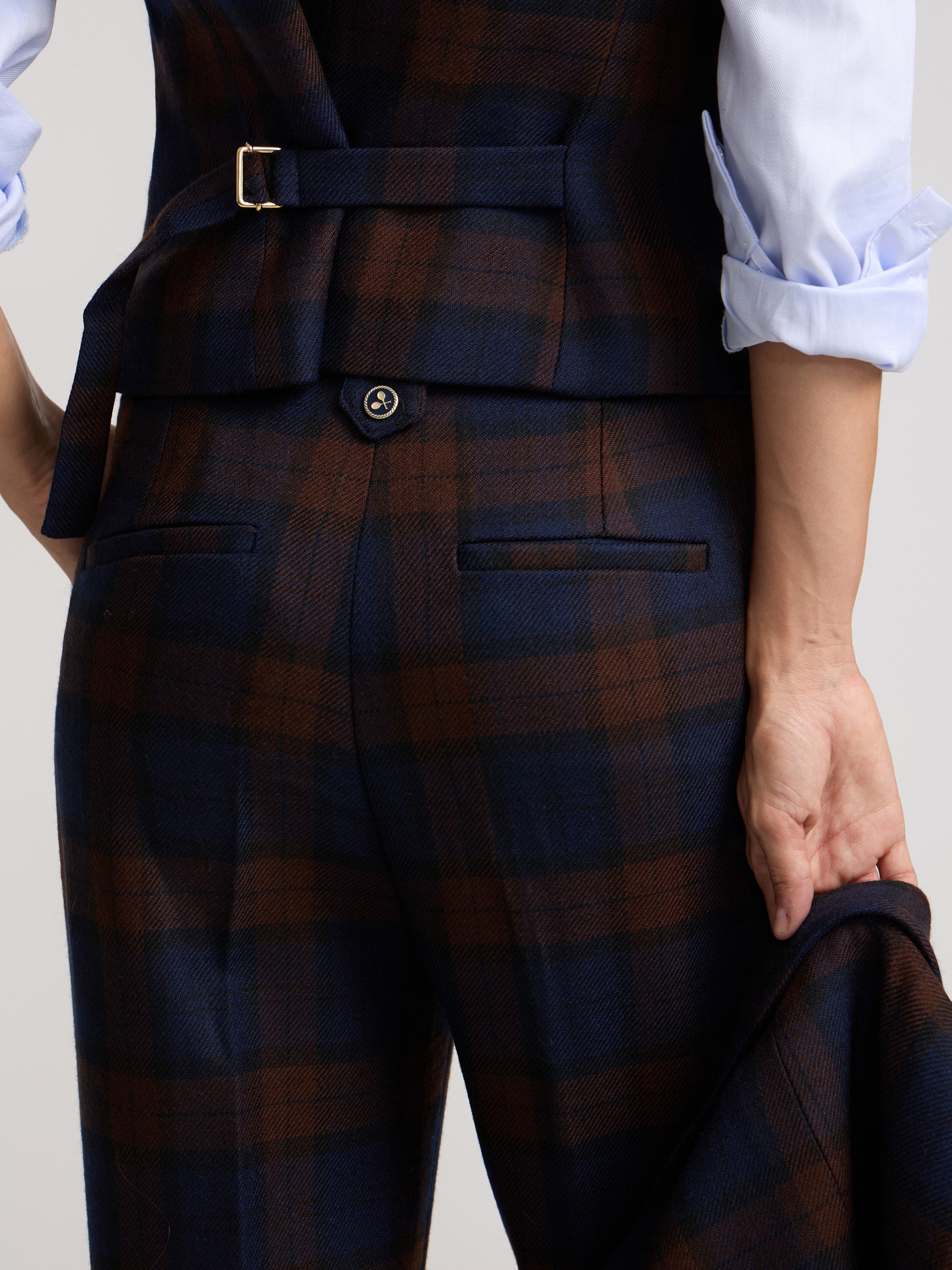 Pantalon cuadros azul marino y marron
