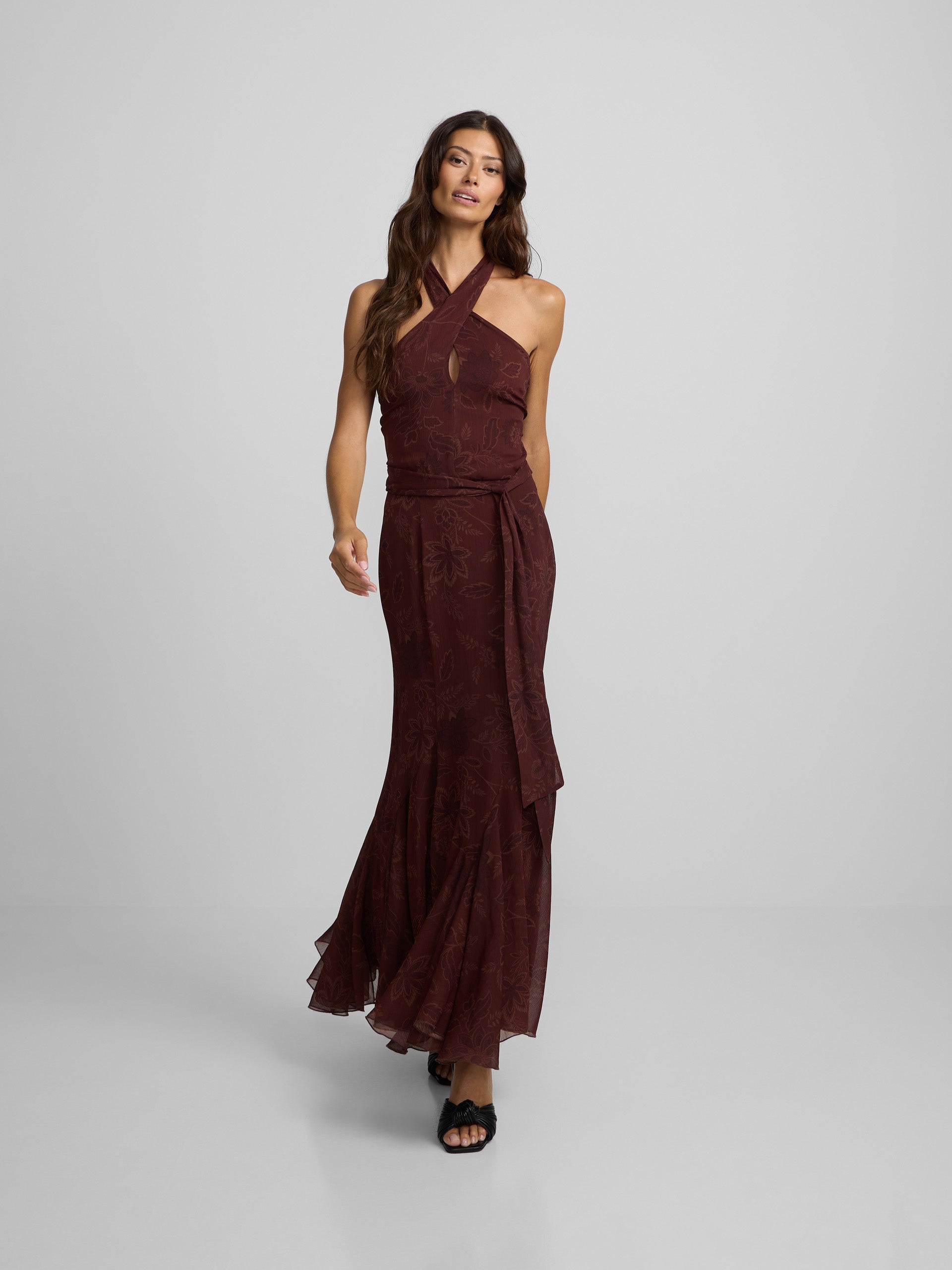 Vestido cuello halter estampado marron