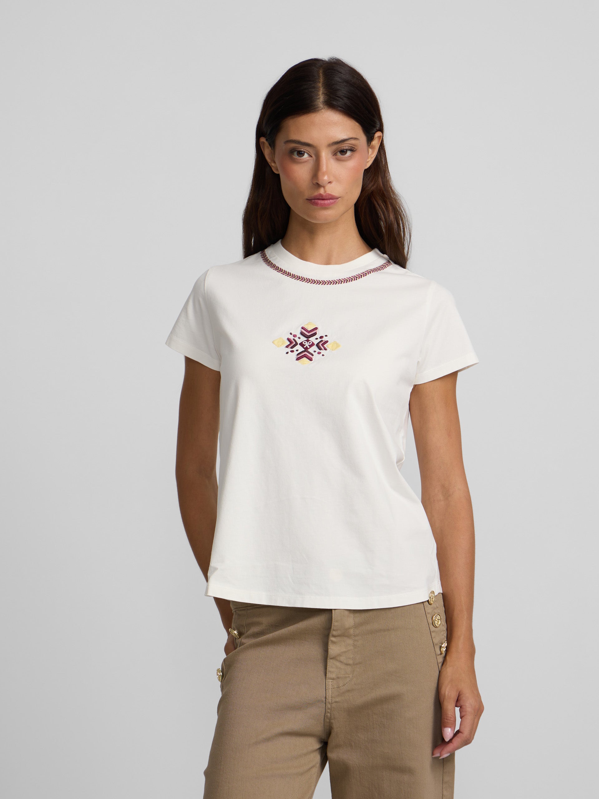 Camiseta woman bordado etnico crudo