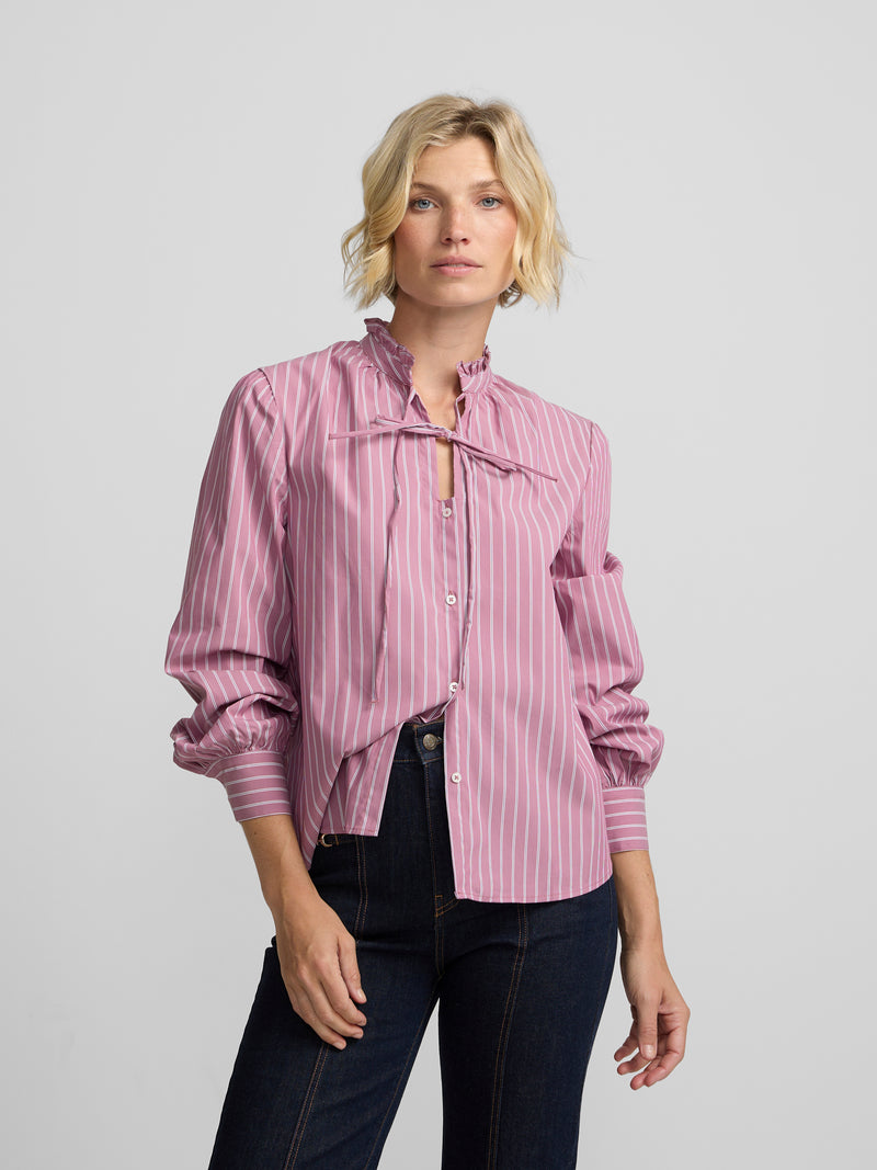 Chemise à col montant avec rubans rayée rose