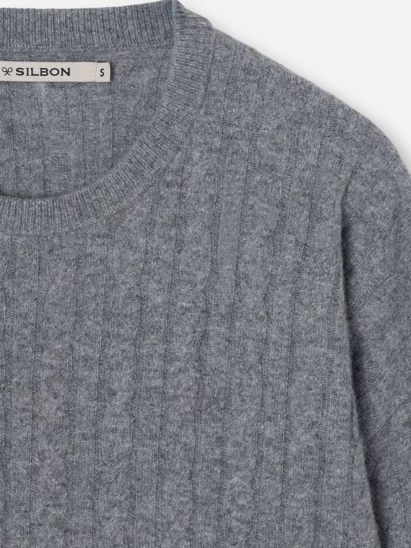 Pull torsadé col rond gris