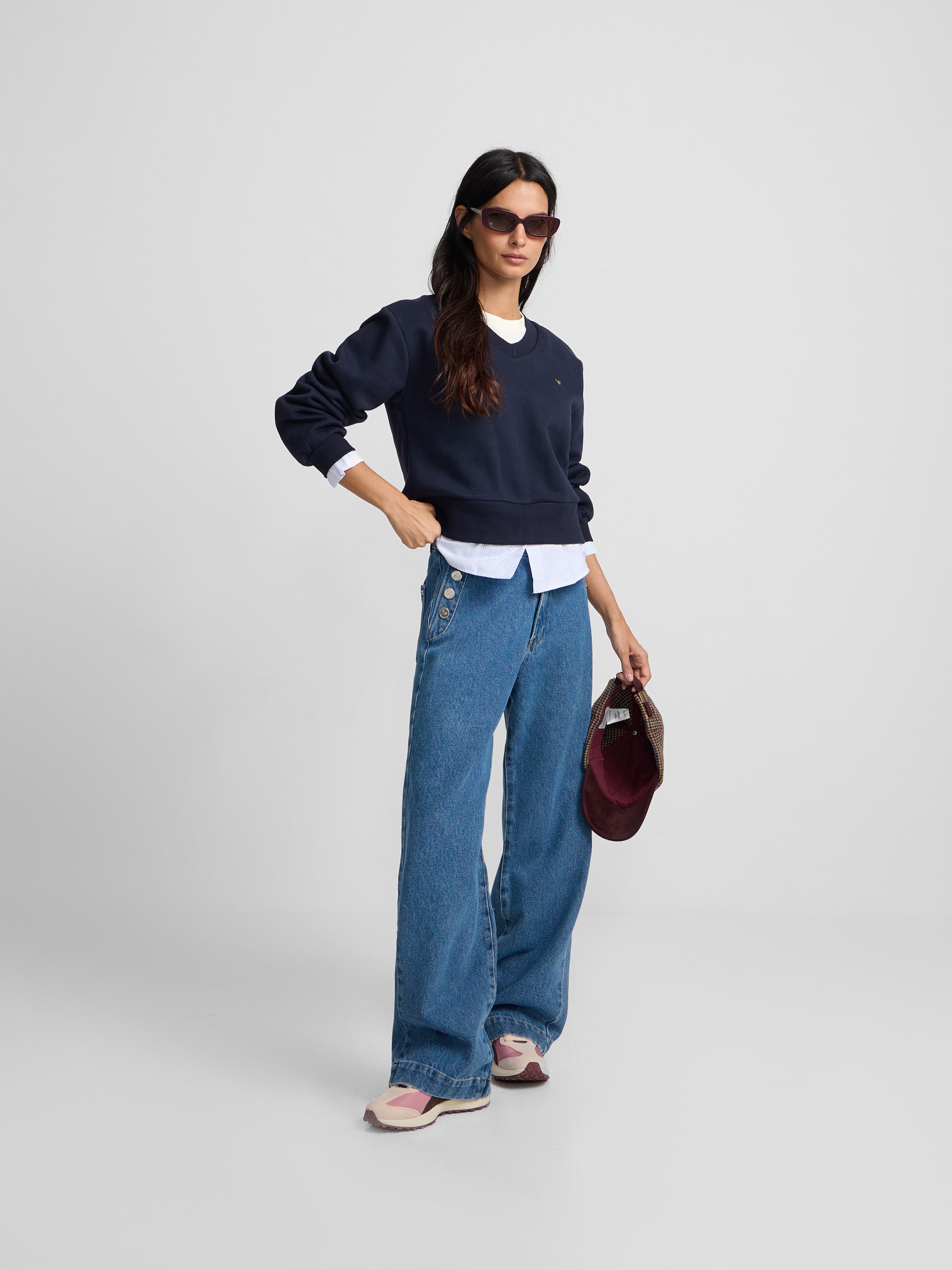 Women's sweatshirt with navy shirt-style hem