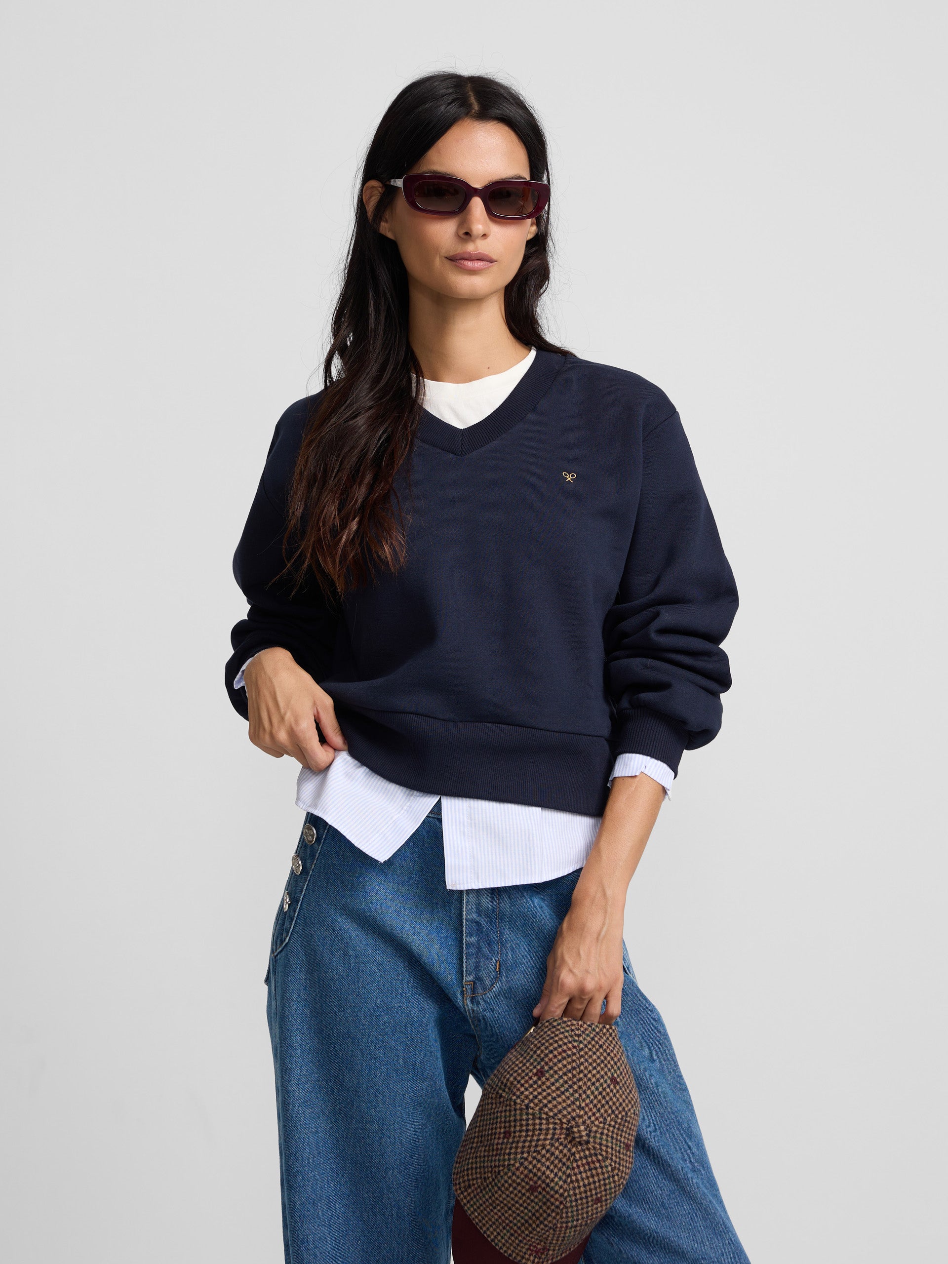 Women's sweatshirt with navy shirt-style hem