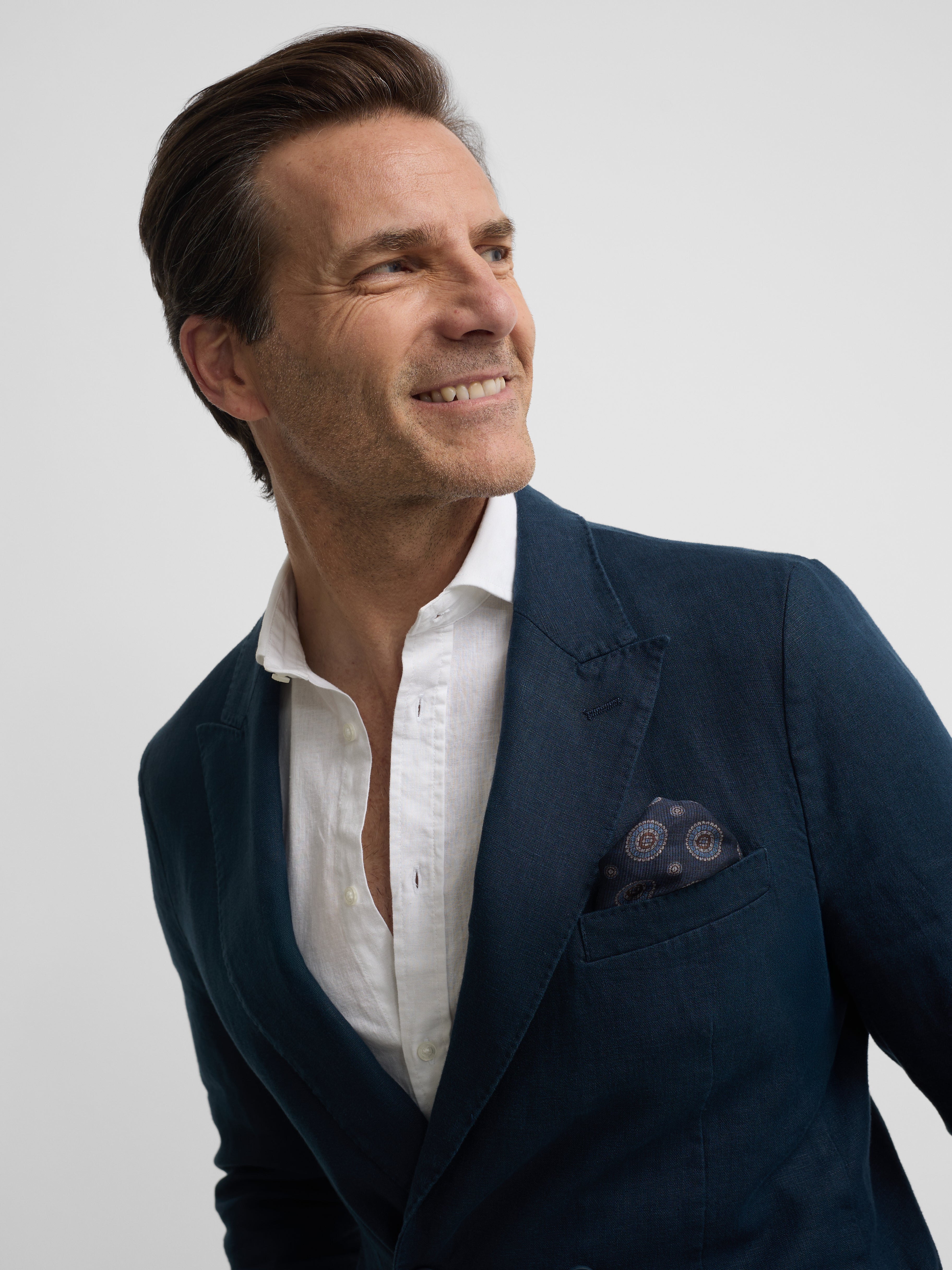 Navy blue comfort double-breasted blazer