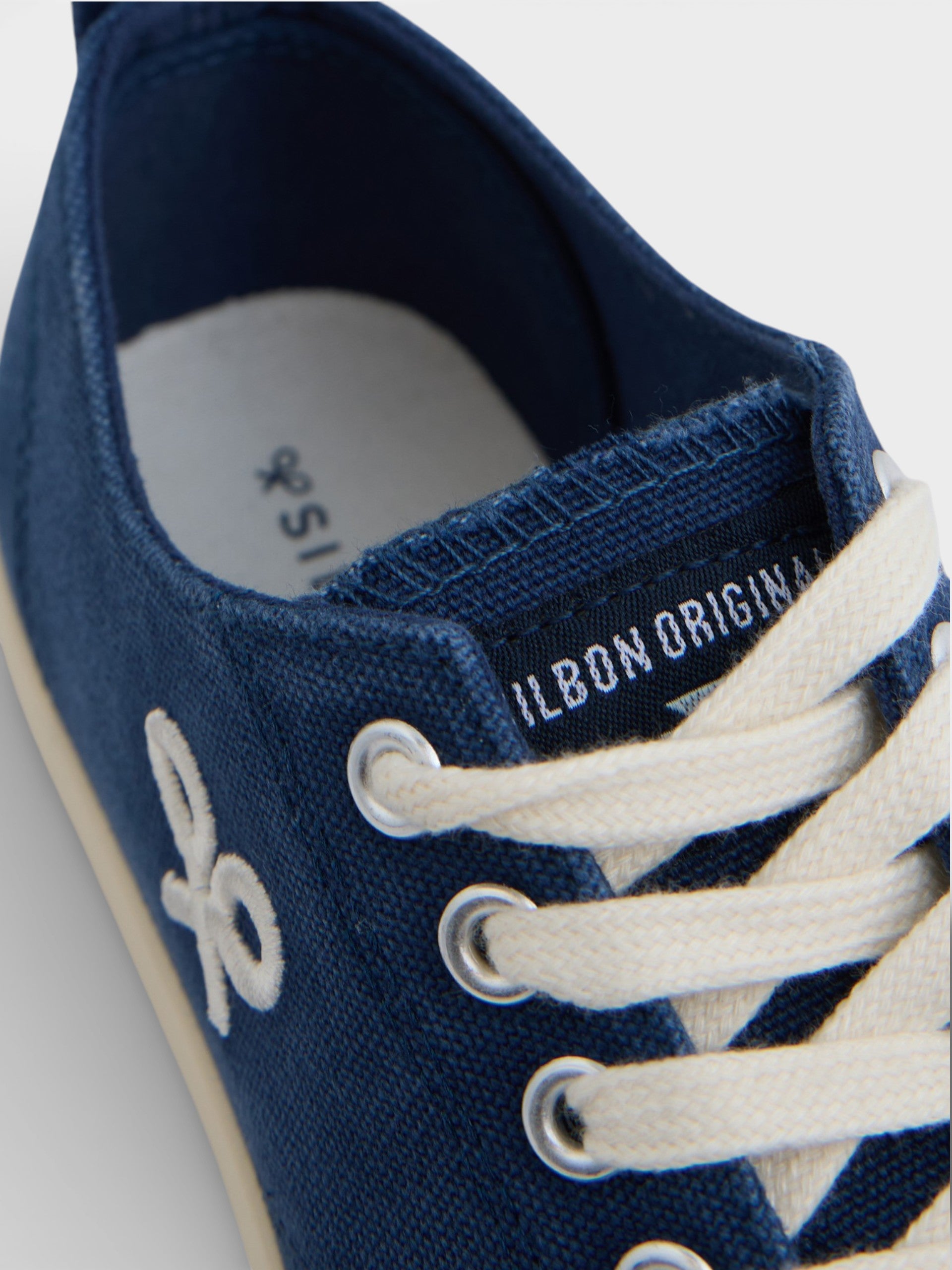 Classic navy blue canvas sneaker