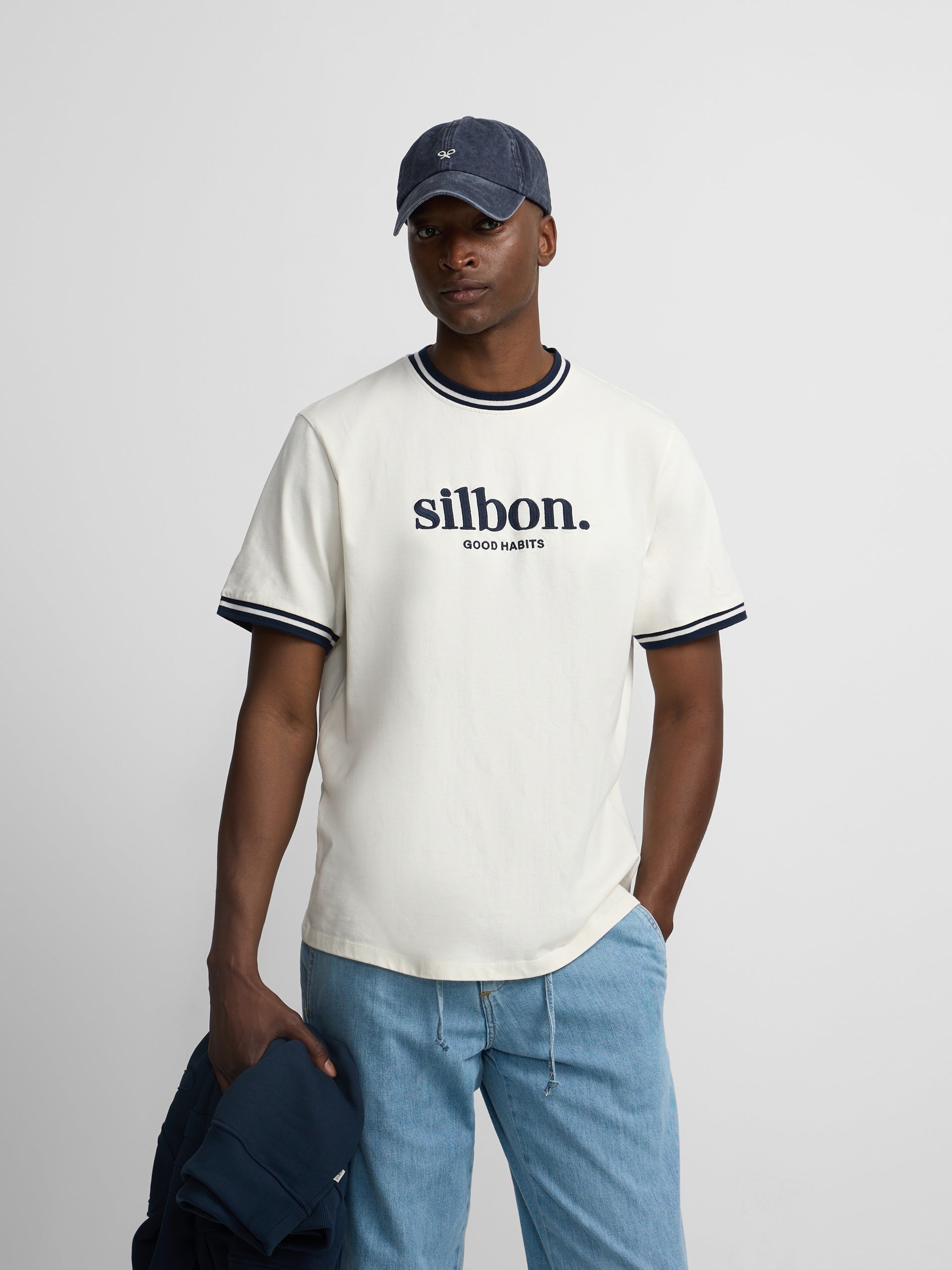 Camiseta good habits crema azul marino