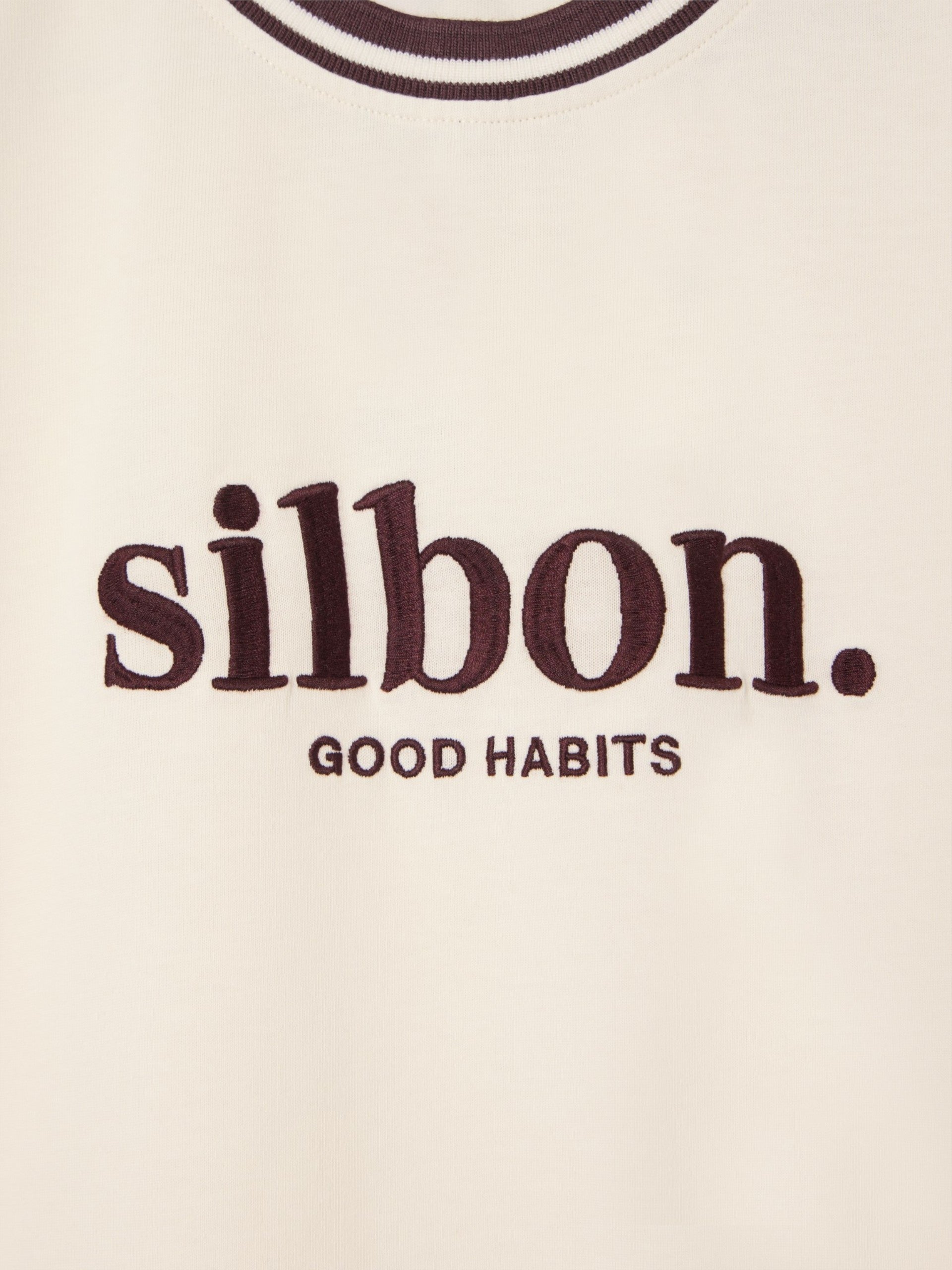 Camiseta good habits crema burdeos