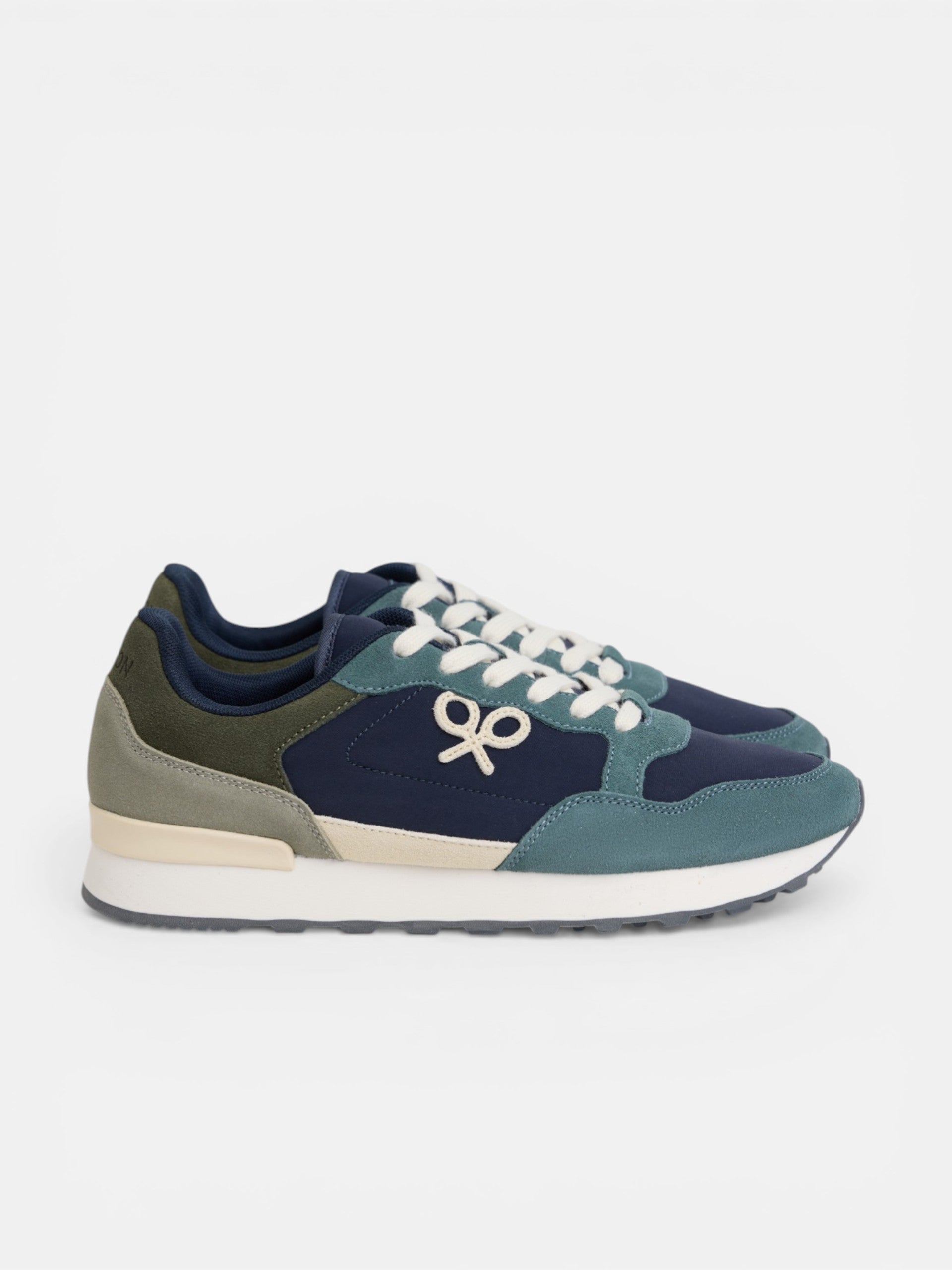 Baskets style running bleu marine