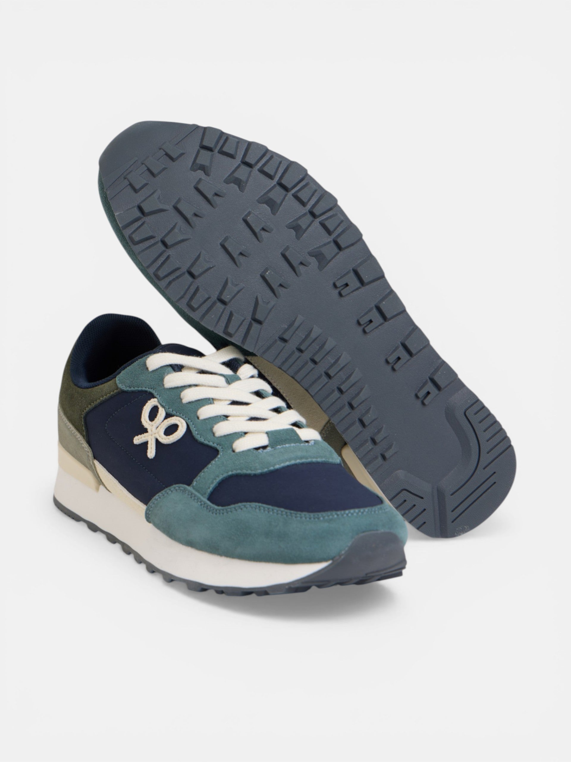 Baskets style running bleu marine