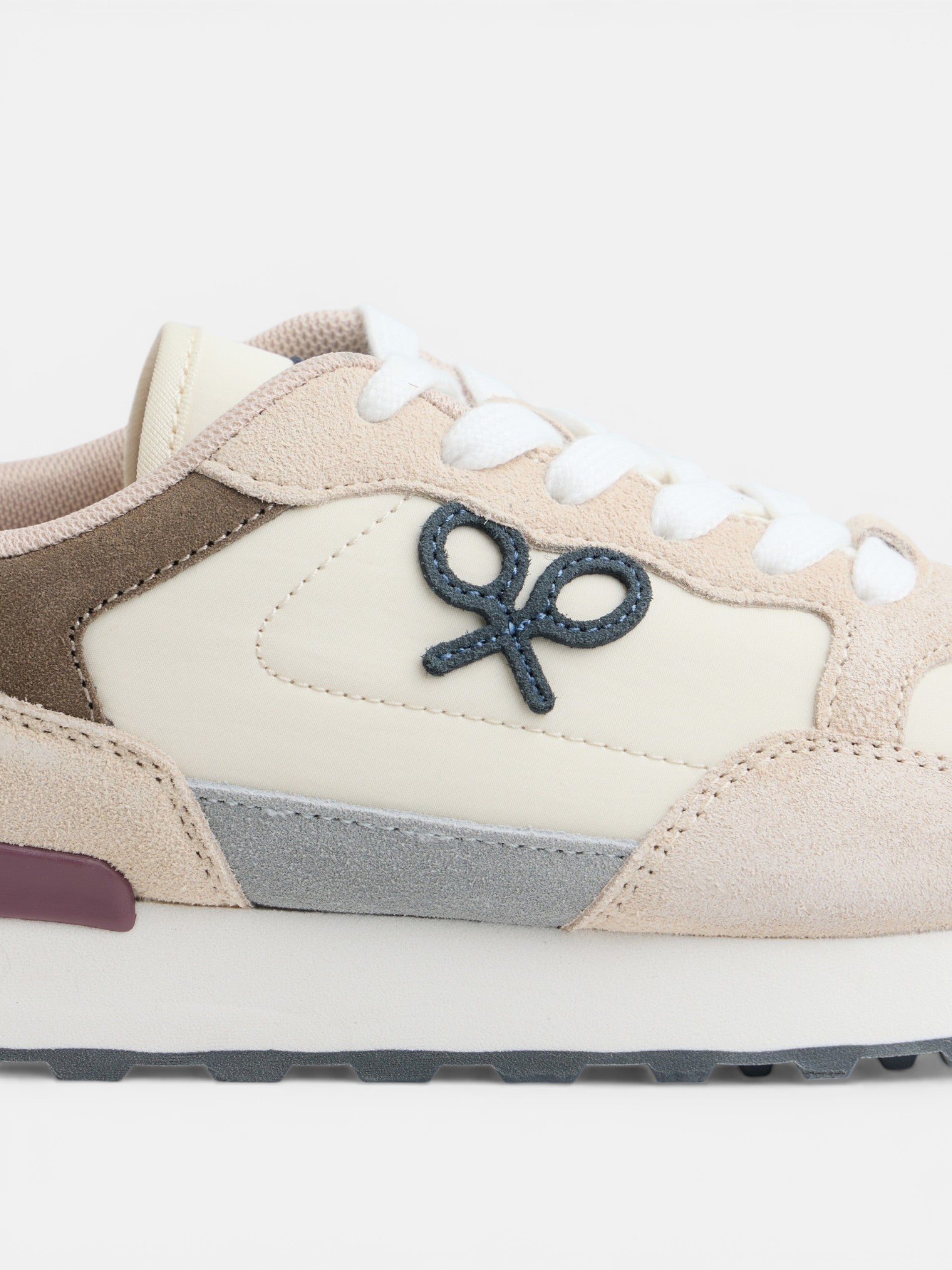 Zapatilla running style beige