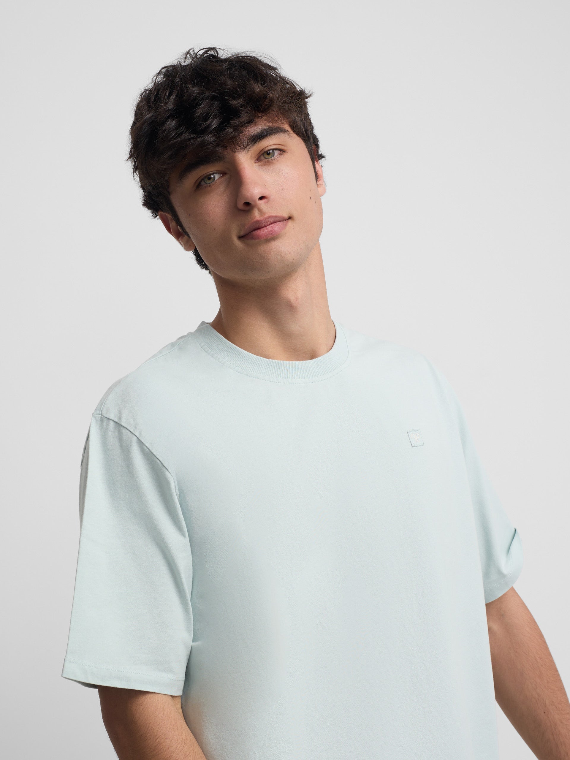 Special fit T-shirt with mini logo patch in aquamarine