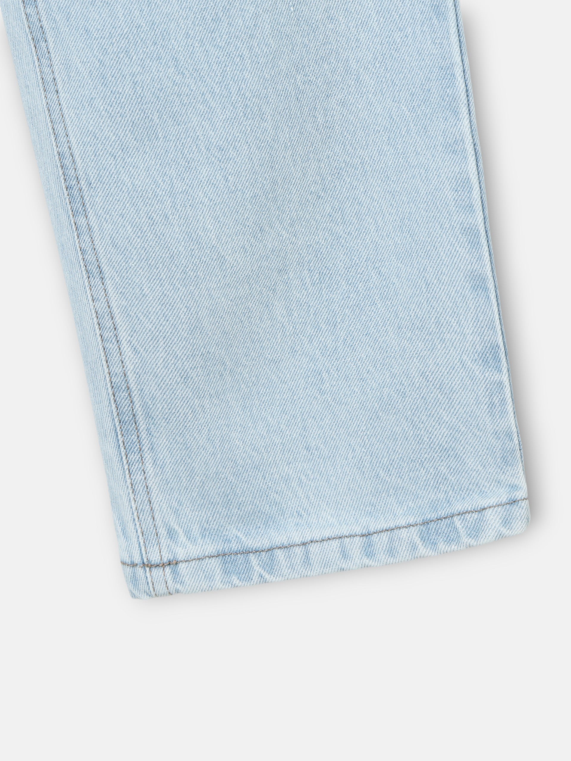 Pantalon sport denim tapered azul claro