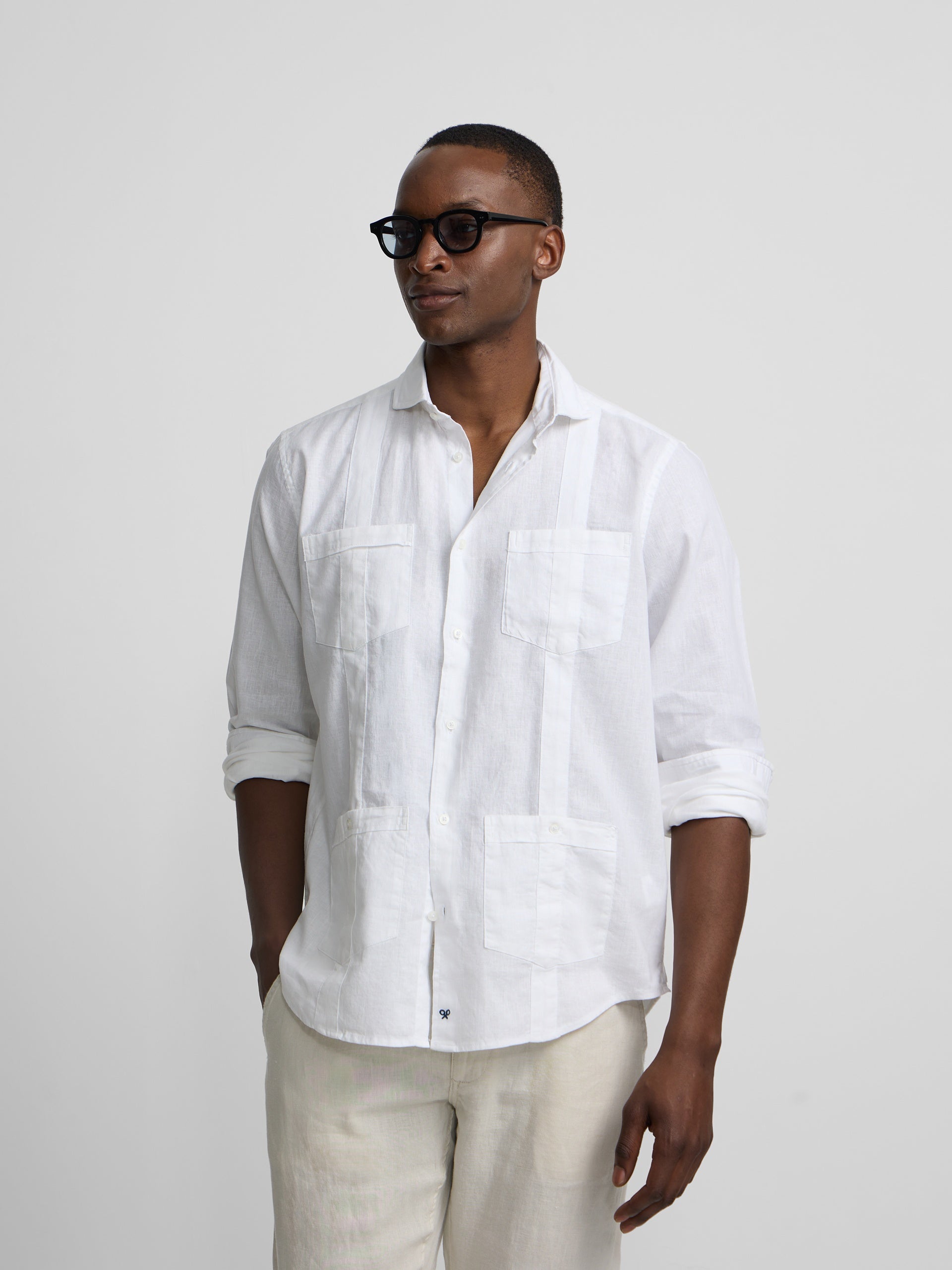 Guayabera sport en lin blanc