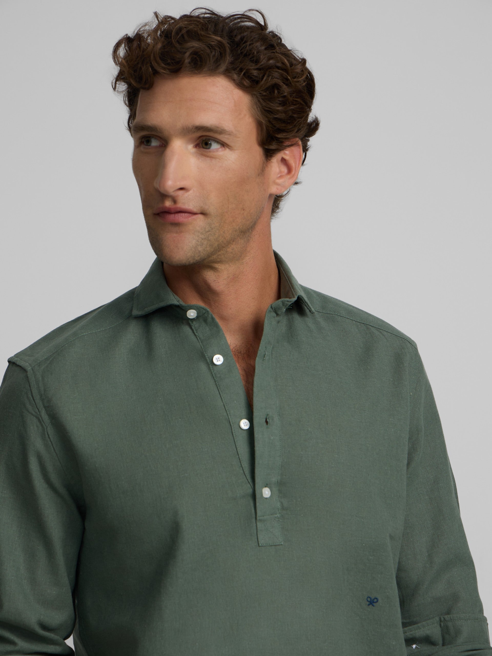 Polera sport lino verde oscuro