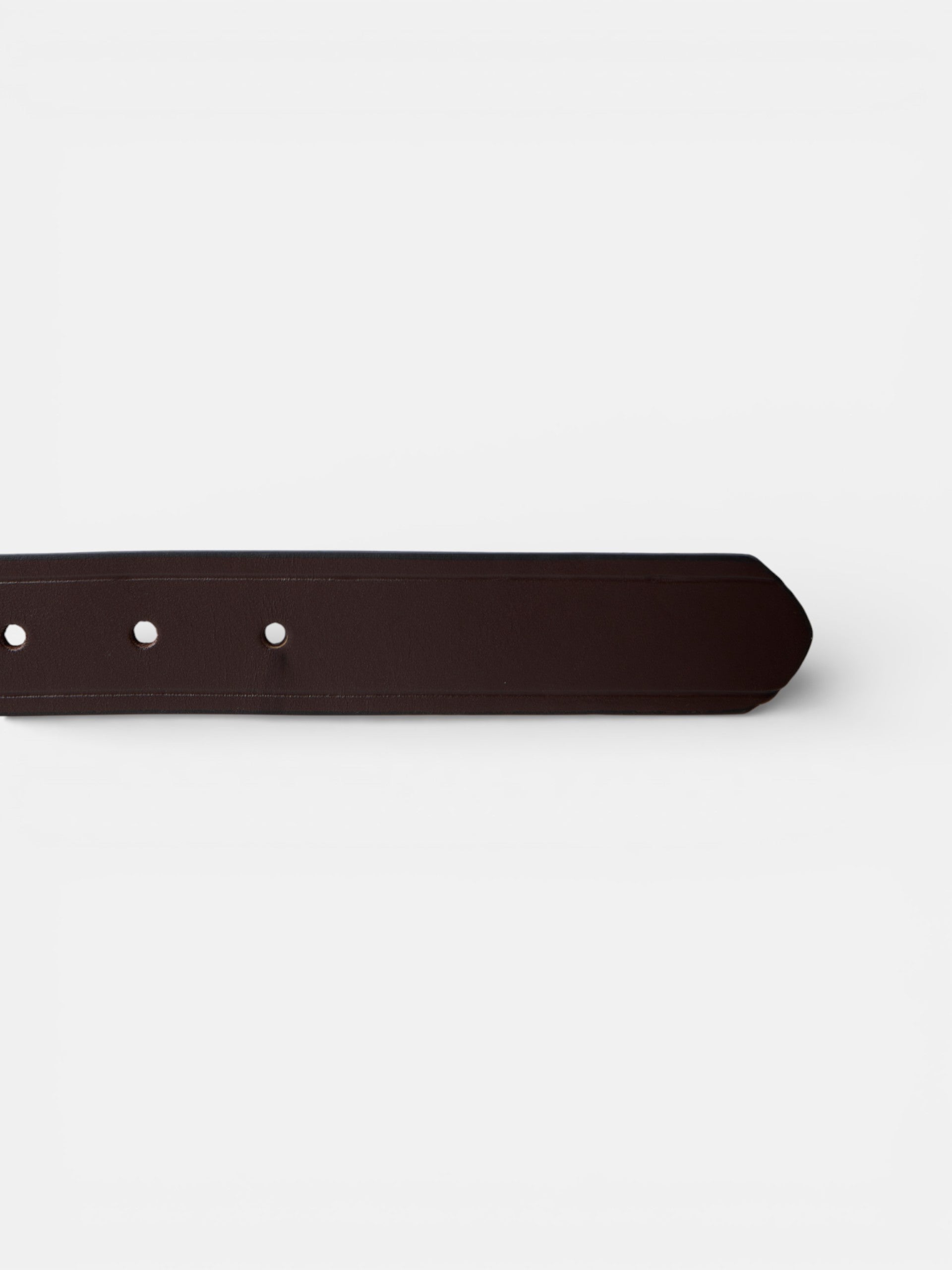 Leather belt with ethnic engravings