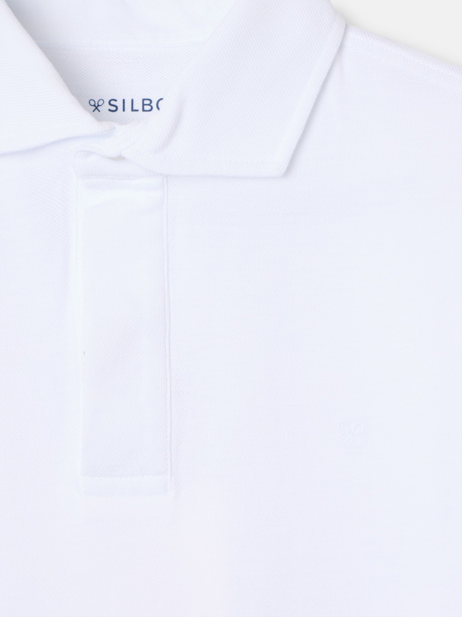White short-sleeved polo shirt suite