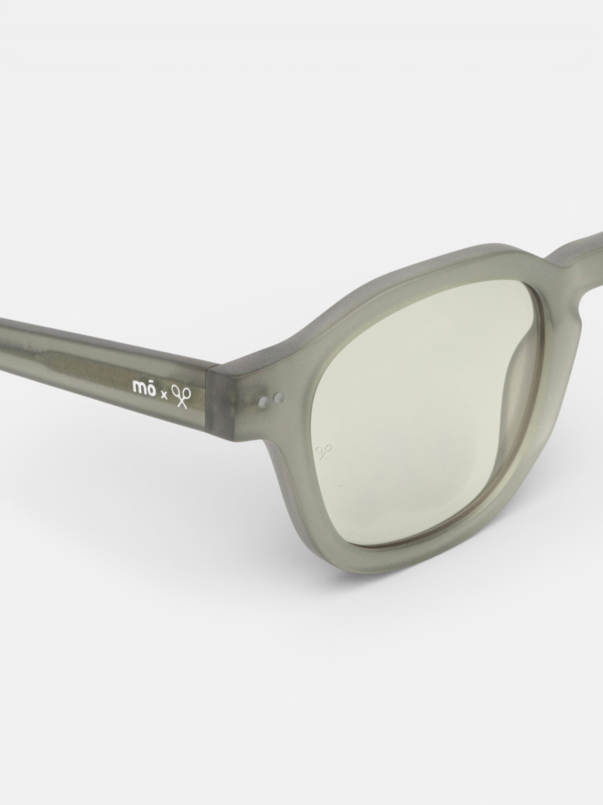 MOxSILBON Perth matte green sunglasses