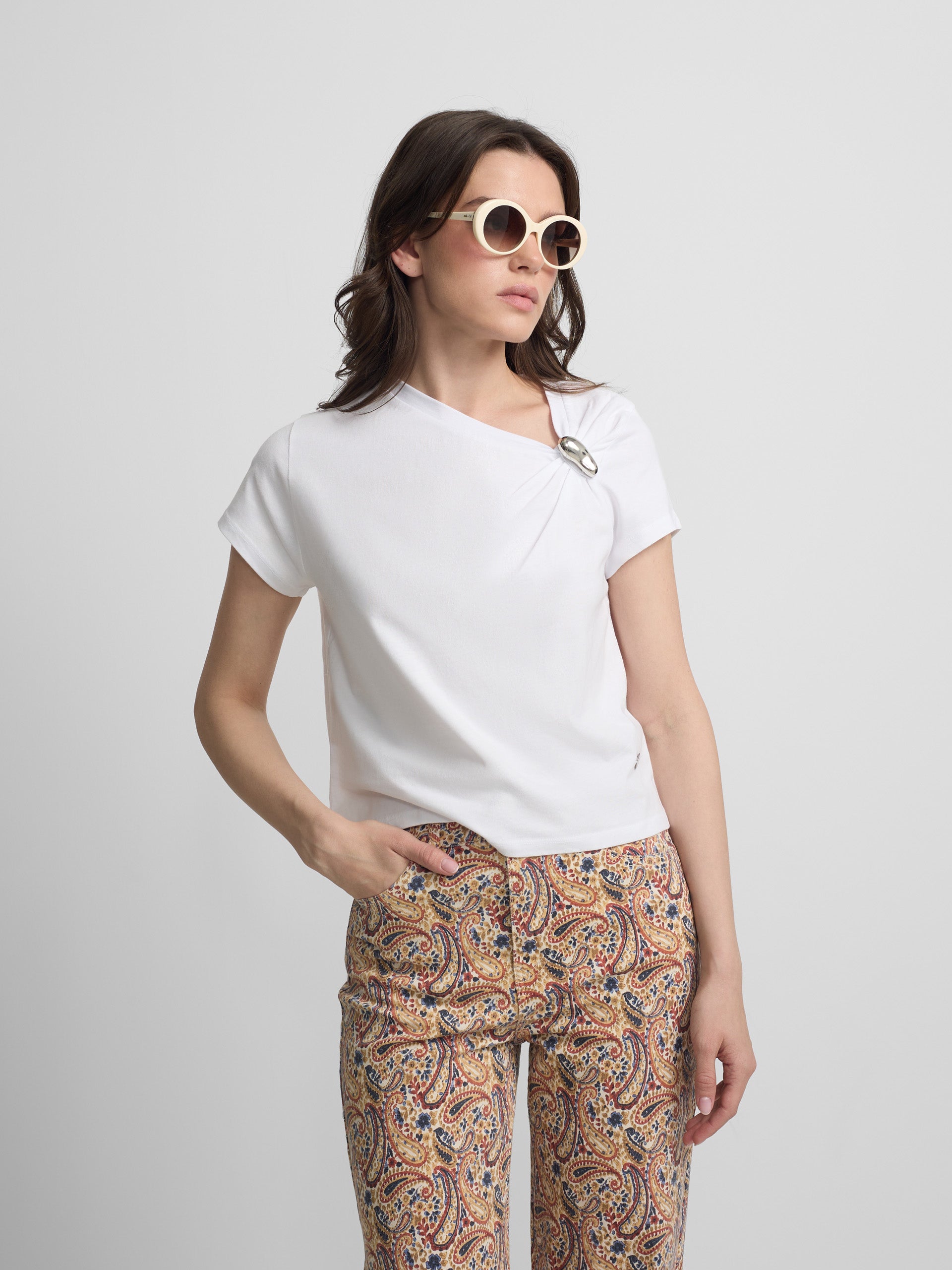 T-shirt femme nœud appliqué blanc