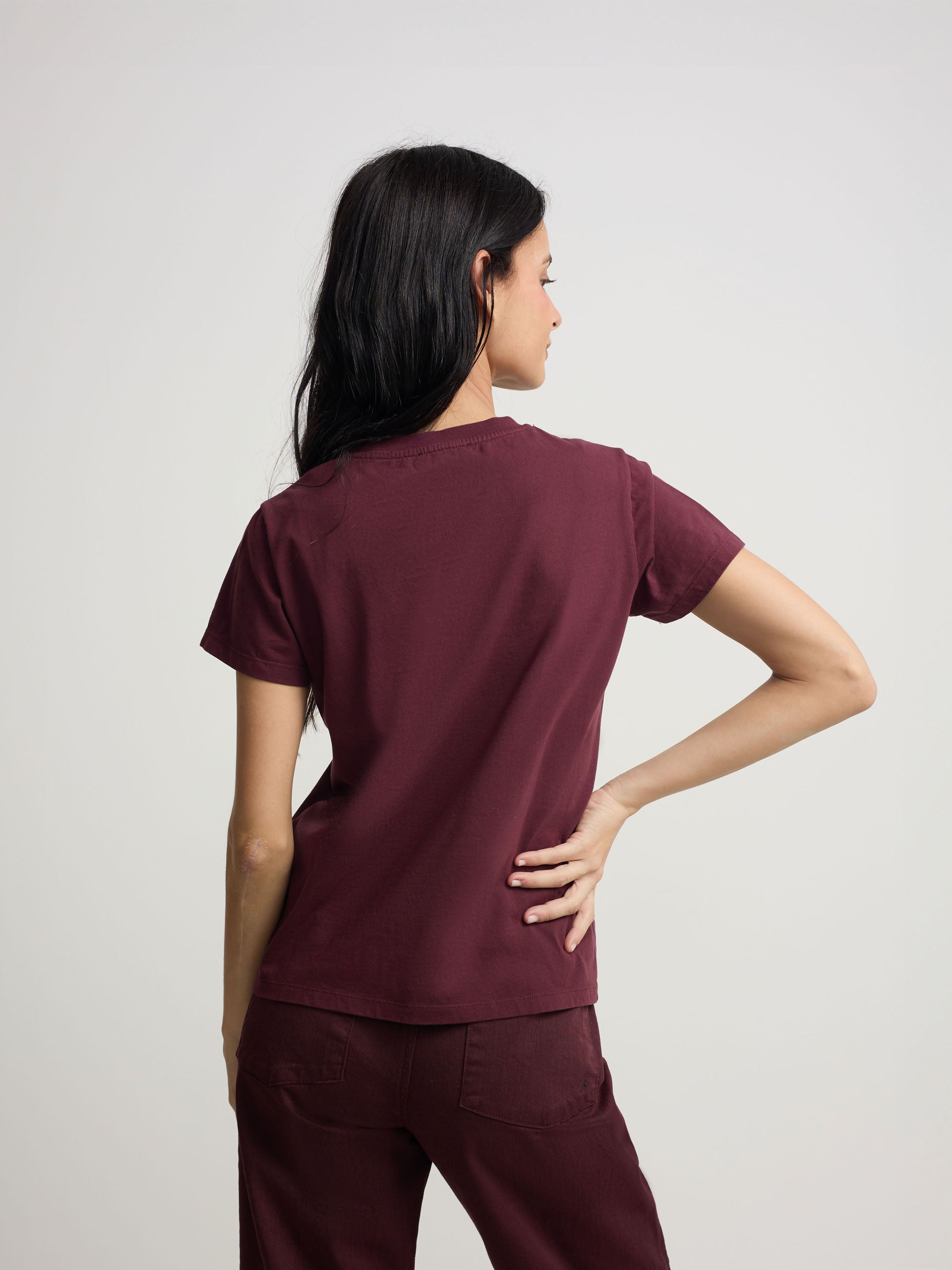 Camiseta mulher silbon rabiscada roxa