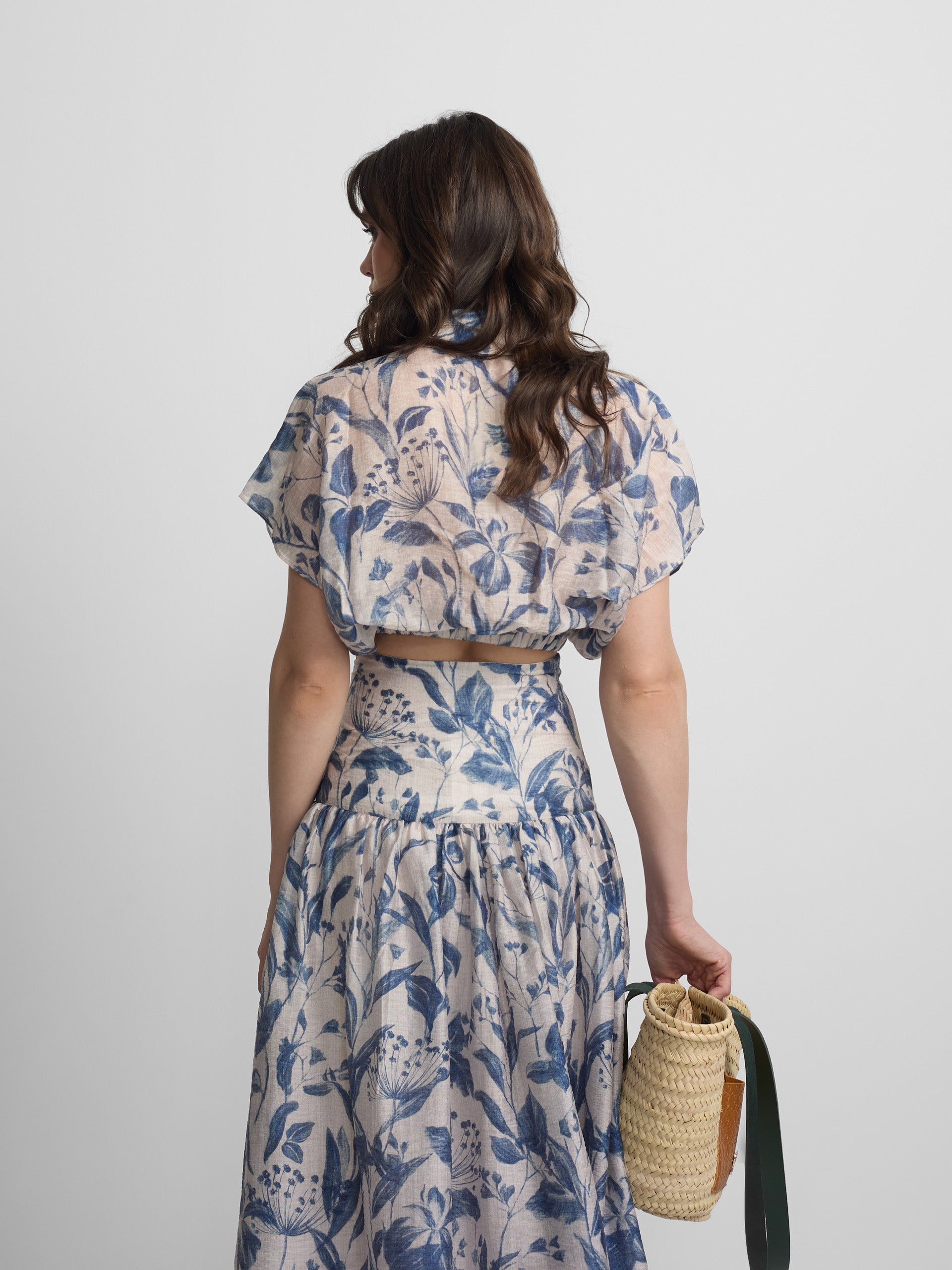 Short blouse with blue floral print