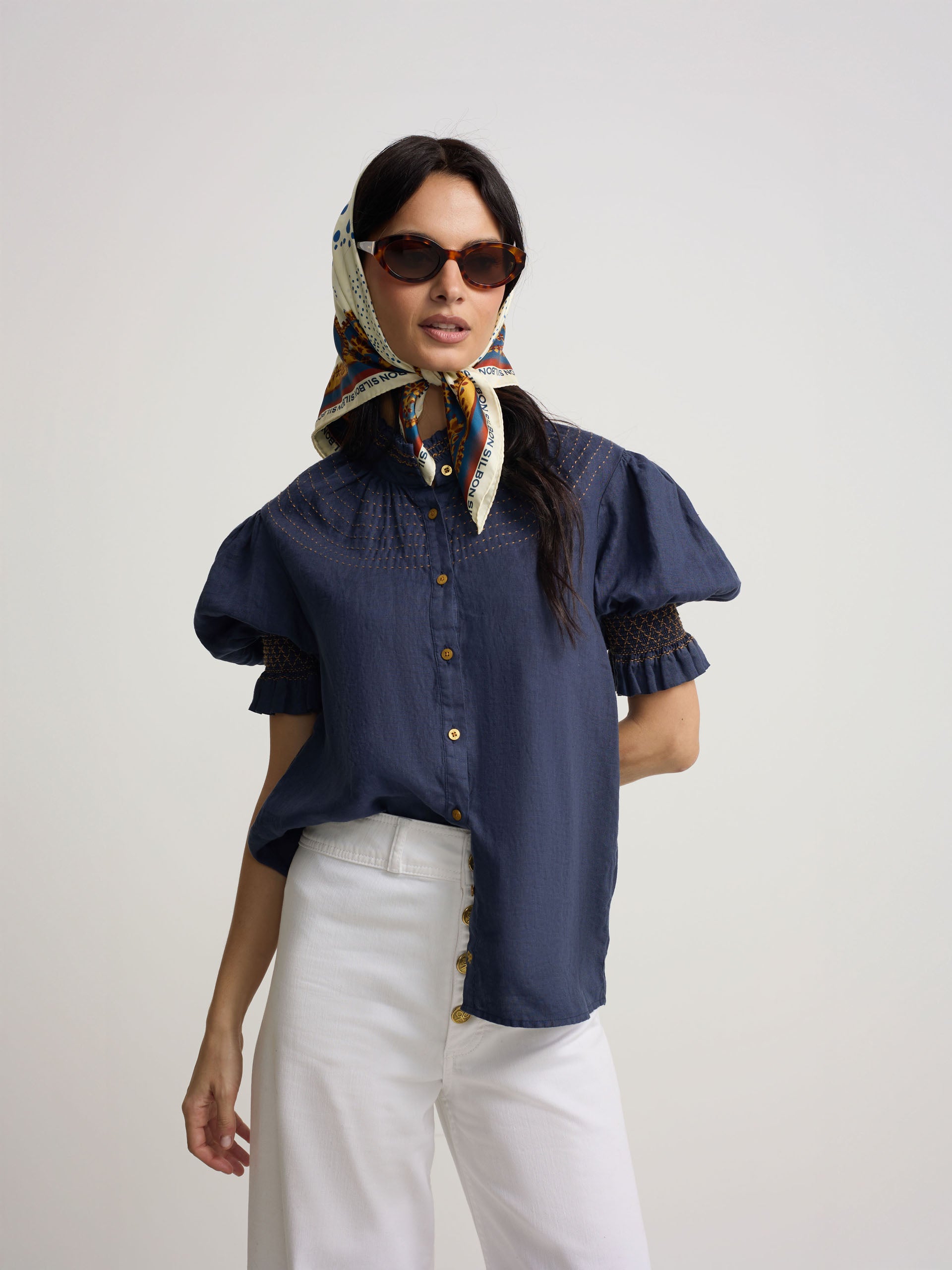 Chemise froncée à manches courtes en lin bleu marine
