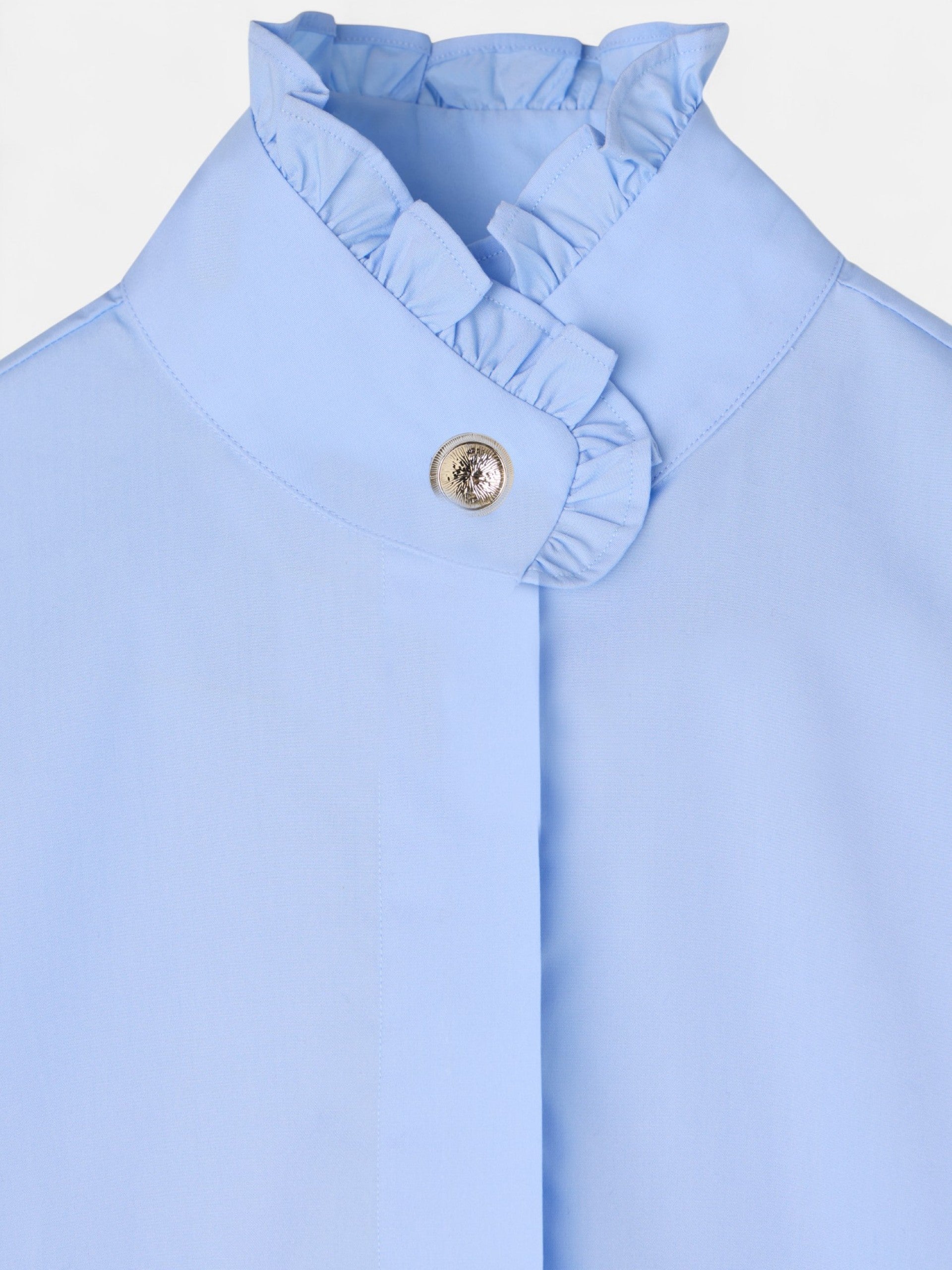 Camisa com detalhe no punho azul-claro