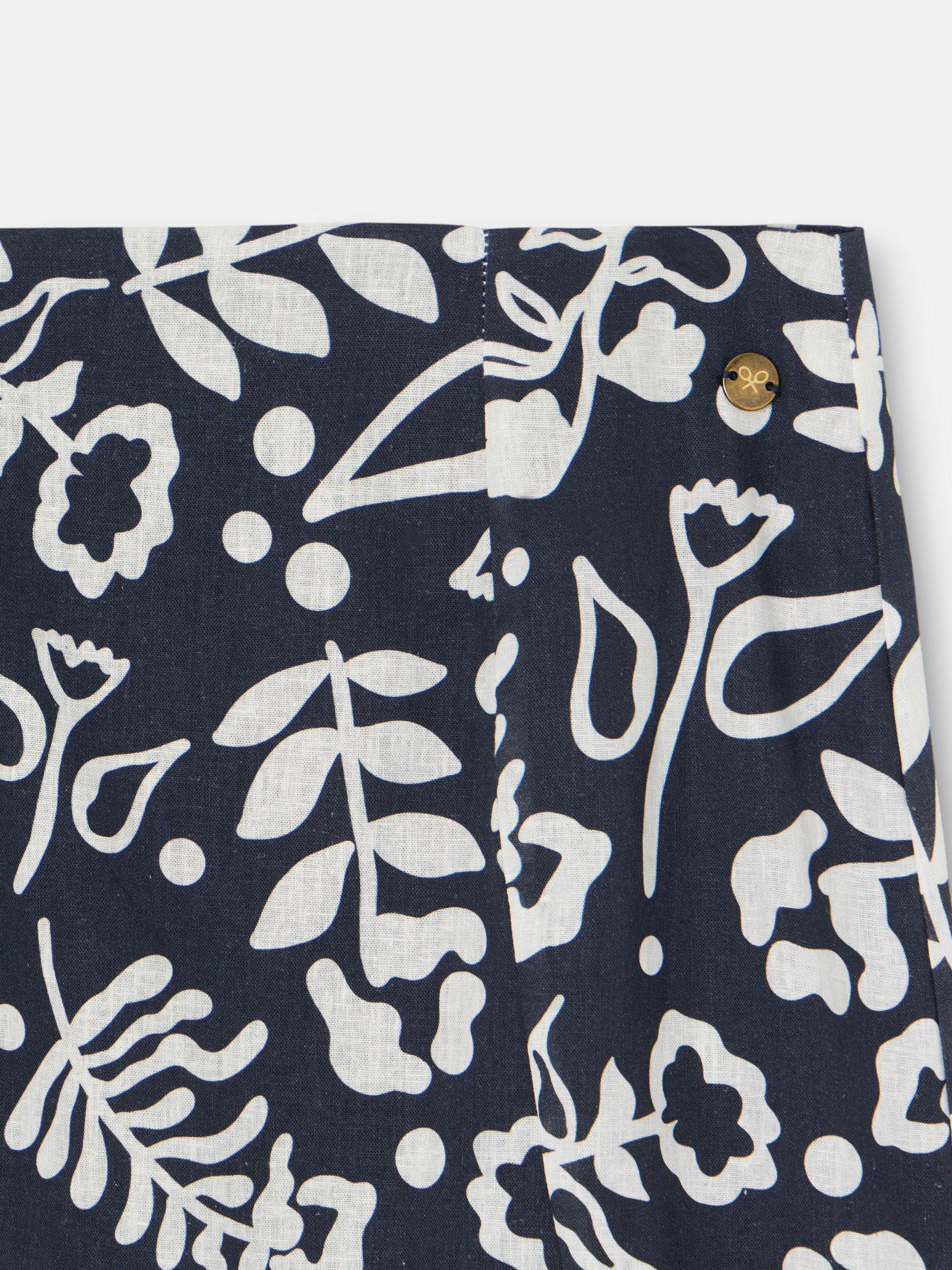 Flowy skirt with navy print ruffles
