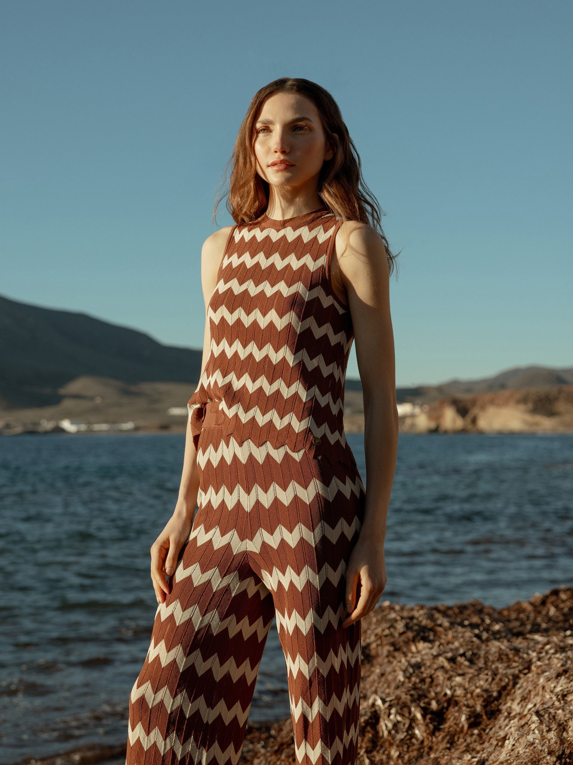 Pantalon en maille à chevrons marron