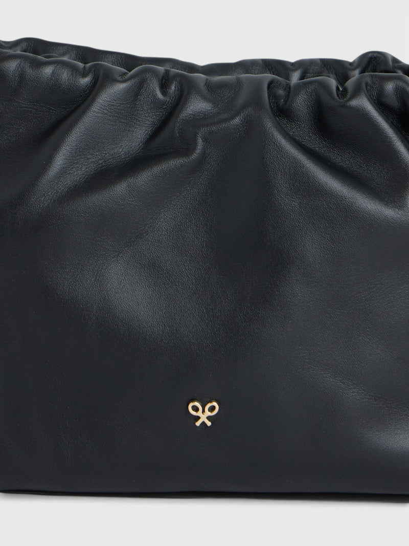 Bolso fruncido piel detalle cadena negro