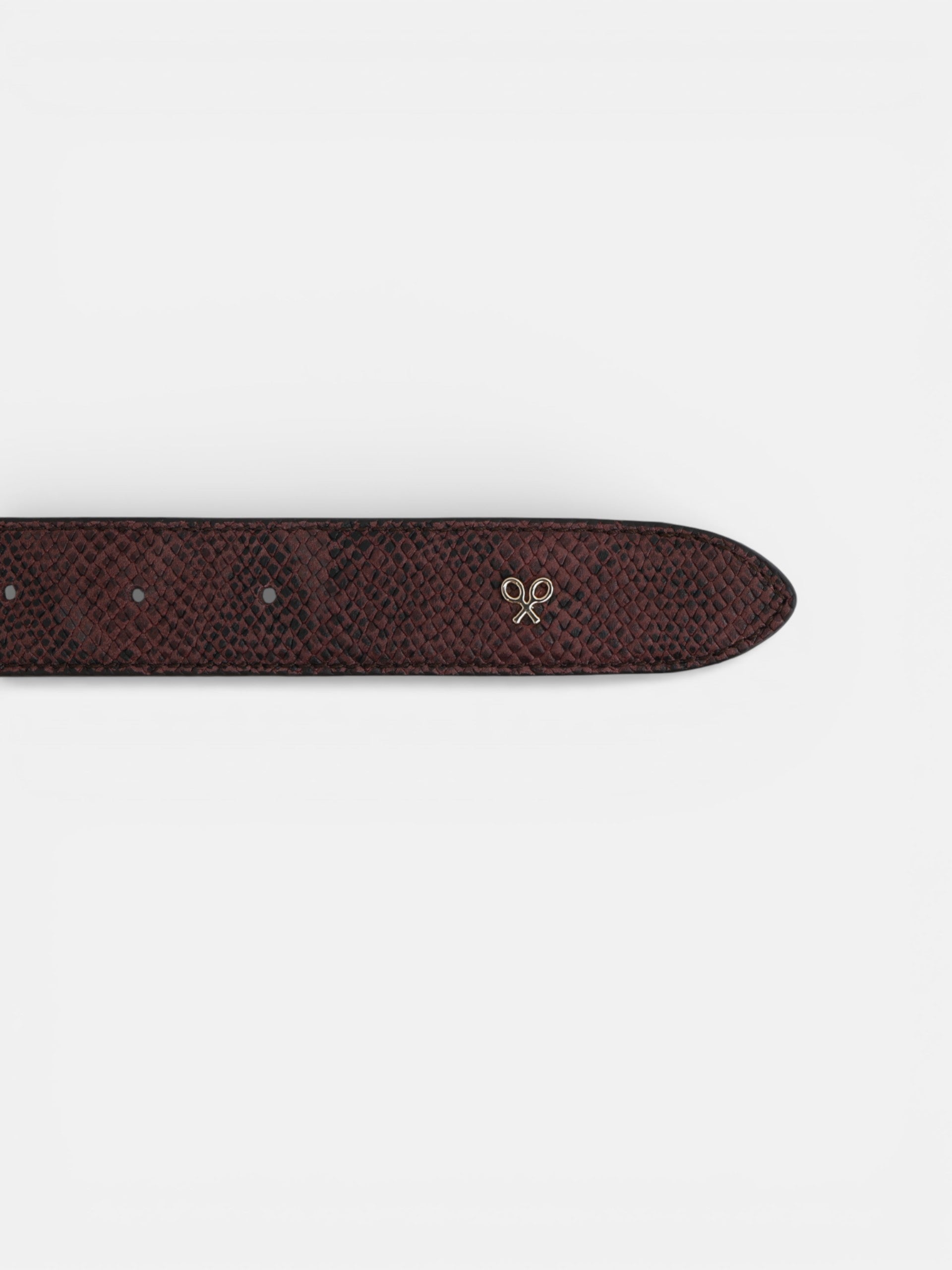 Ceinture en cuir bordeaux avec passant métallique