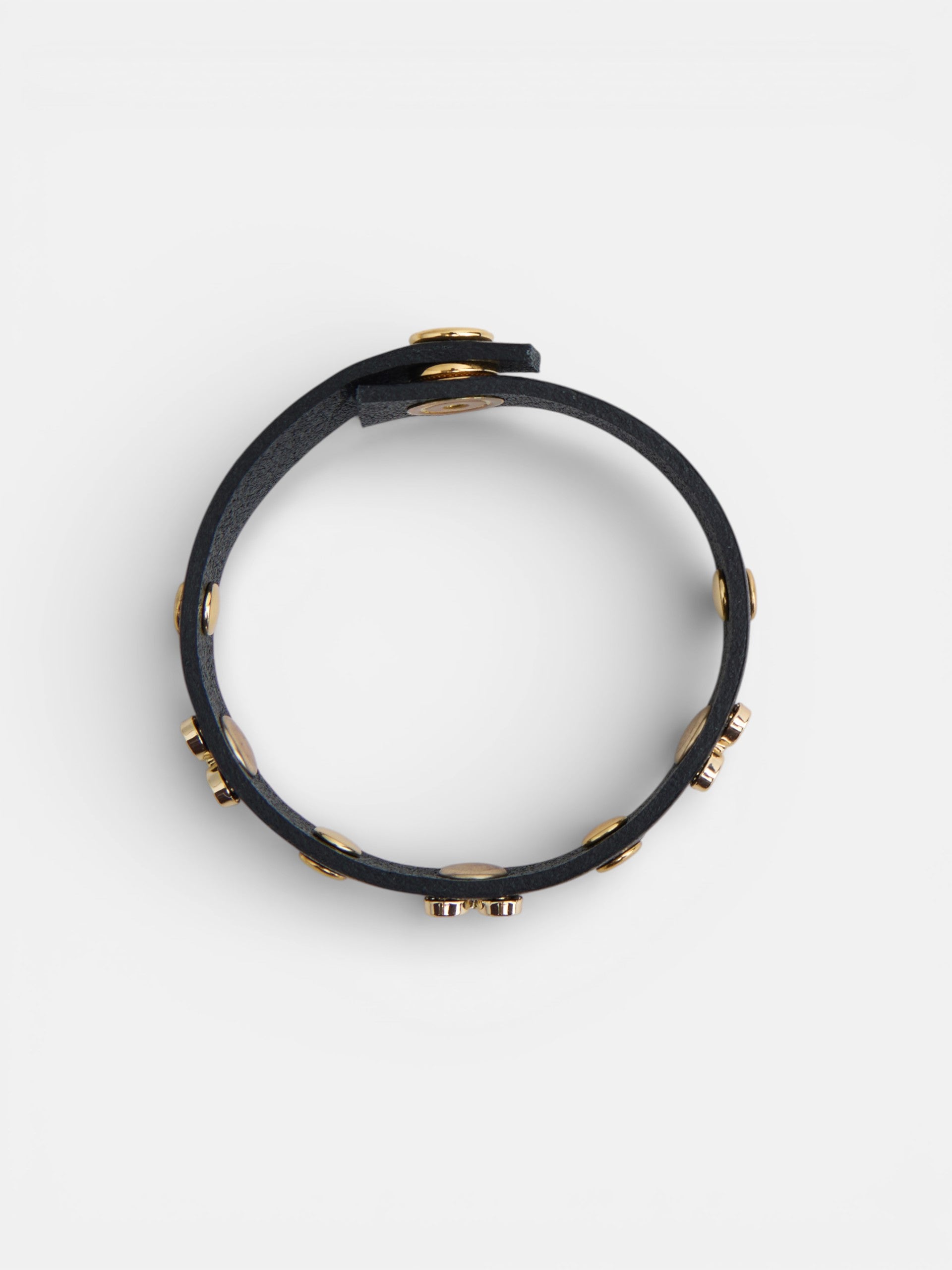 Pulseira de pele com logótipo e tachas preta